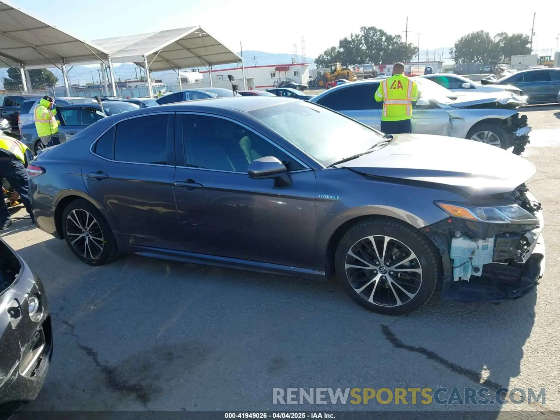 14 fotografías del automóvil dañado 4T1B21HK0KU513268 TOYOTA CAMRY HYBRID 2019