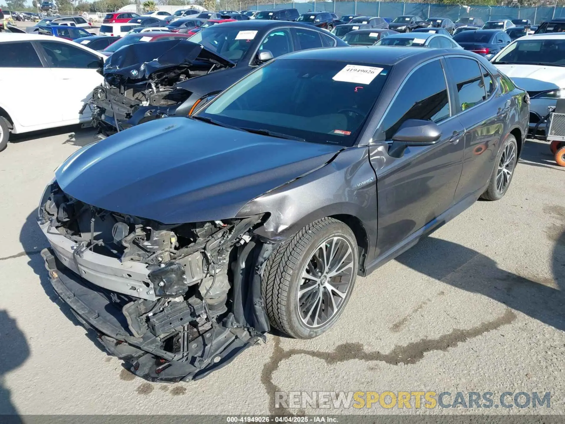 2 fotografías del automóvil dañado 4T1B21HK0KU513268 TOYOTA CAMRY HYBRID 2019
