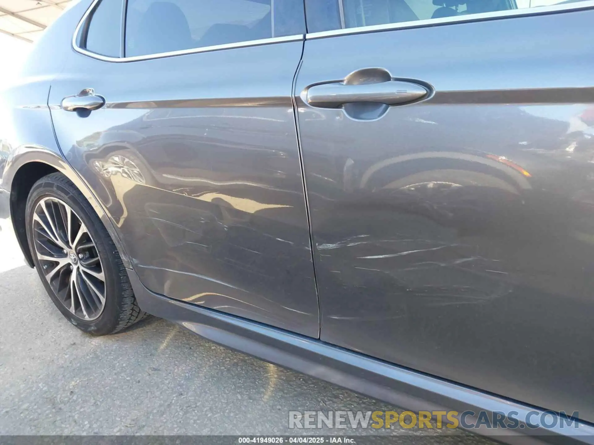 20 fotografías del automóvil dañado 4T1B21HK0KU513268 TOYOTA CAMRY HYBRID 2019