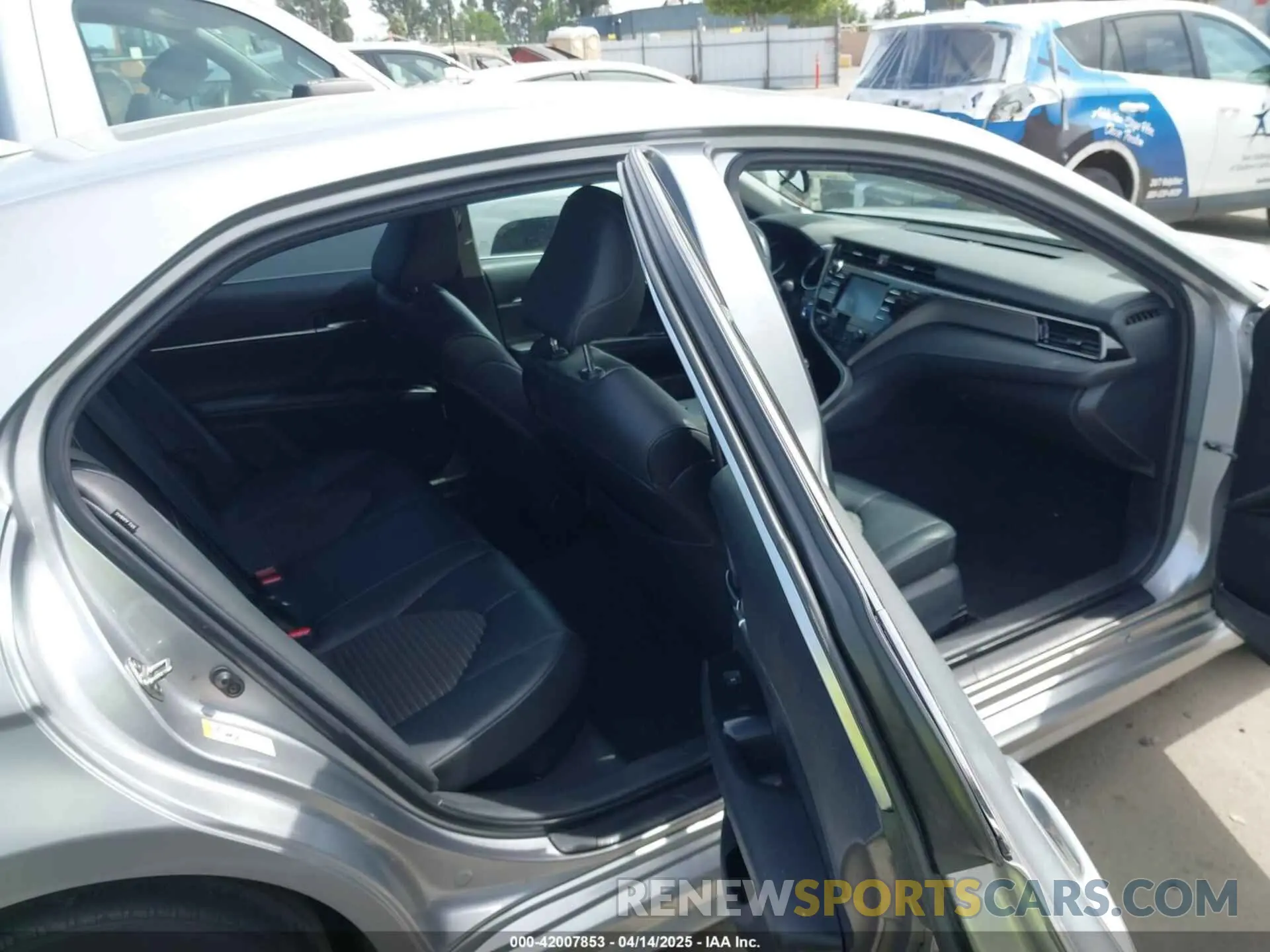 8 fotografías del automóvil dañado 4T1B21HK2KU011328 TOYOTA CAMRY HYBRID 2019