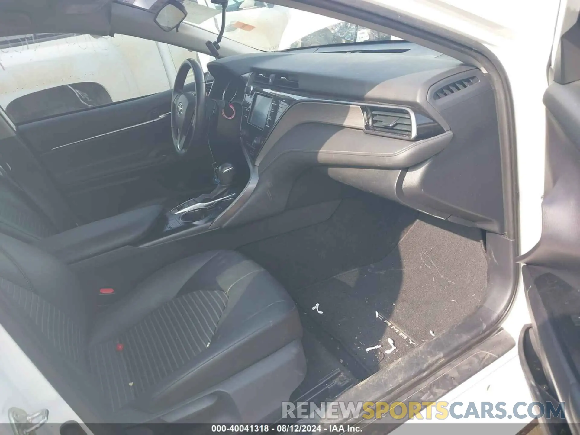 5 fotografías del automóvil dañado 4T1B21HK4KU521227 TOYOTA CAMRY HYBRID 2019