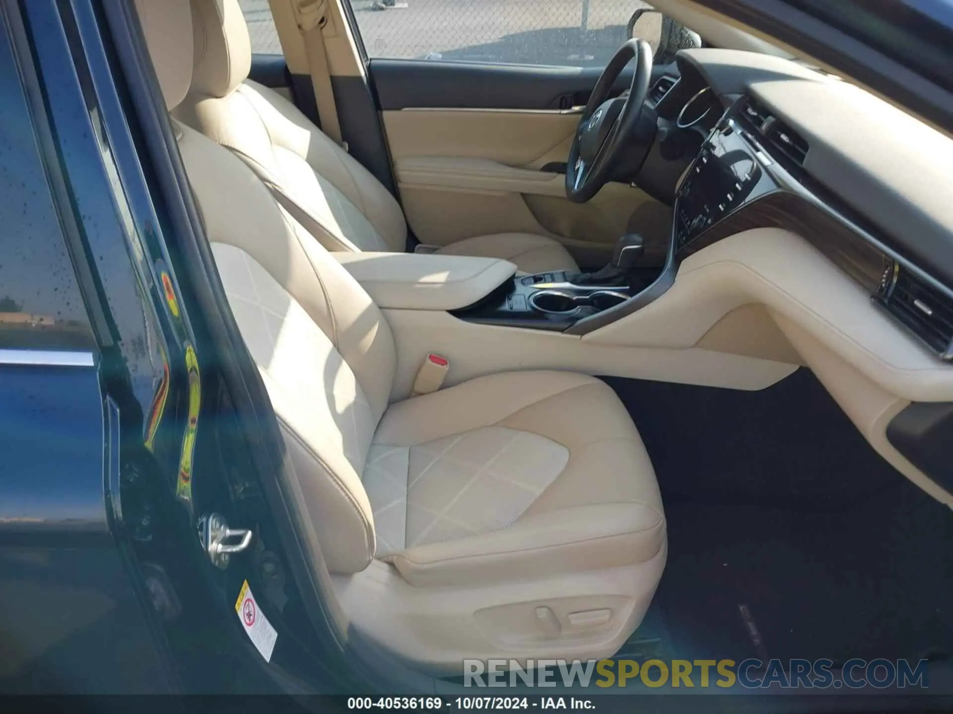 5 fotografías del automóvil dañado 4T1B21HK6KU514053 TOYOTA CAMRY HYBRID 2019