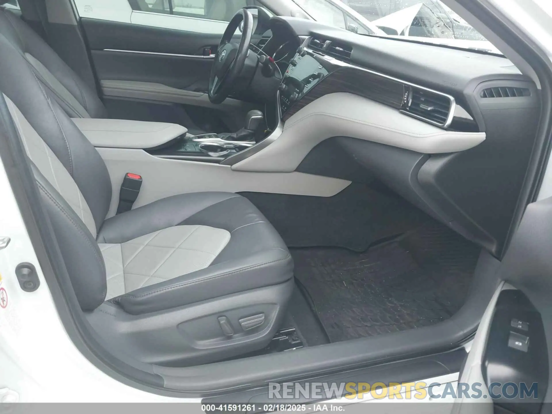 5 fotografías del automóvil dañado 4T1B21HK7KU513445 TOYOTA CAMRY HYBRID 2019
