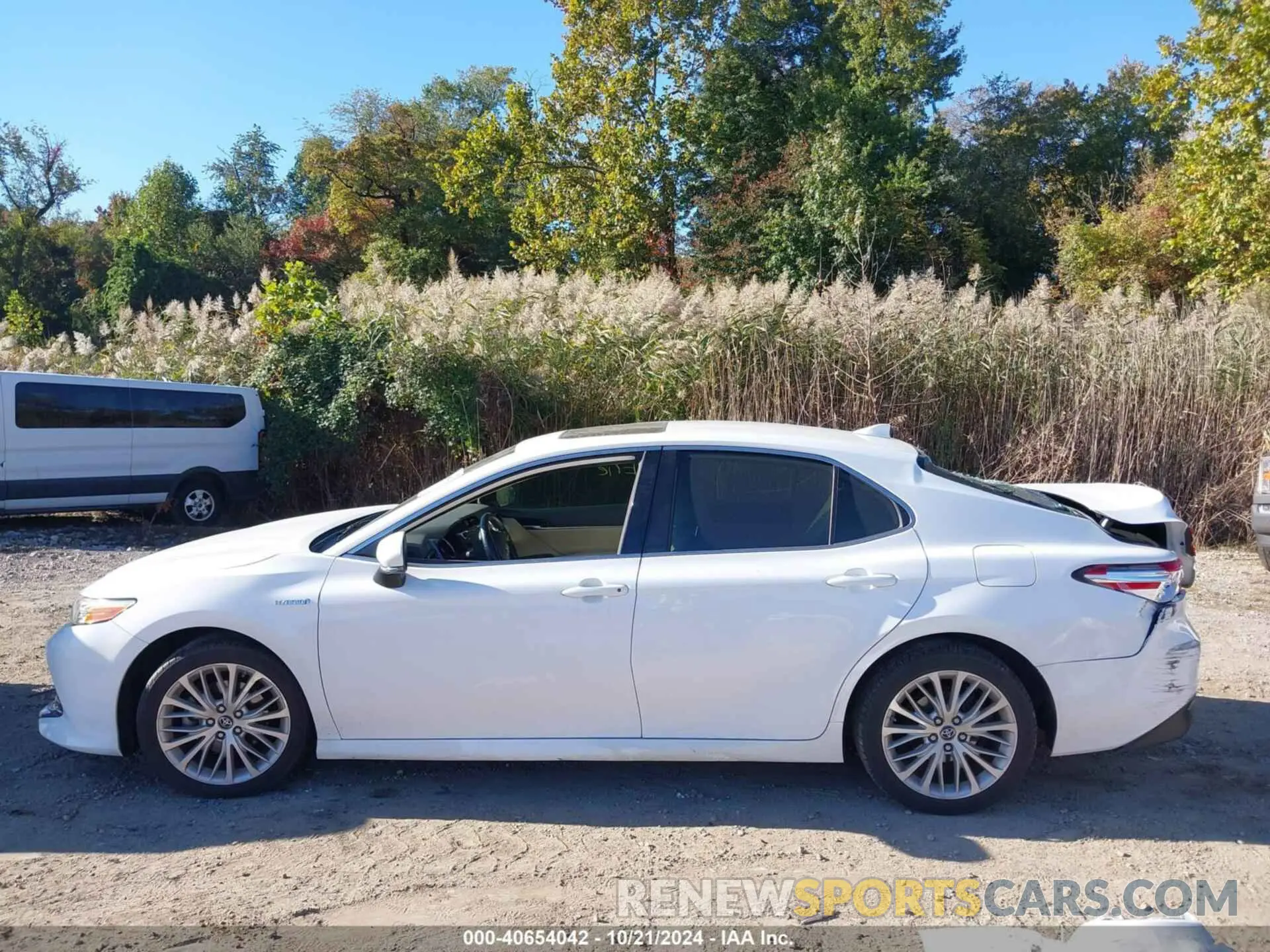 14 fotografías del automóvil dañado 4T1B21HK8KU511025 TOYOTA CAMRY HYBRID 2019