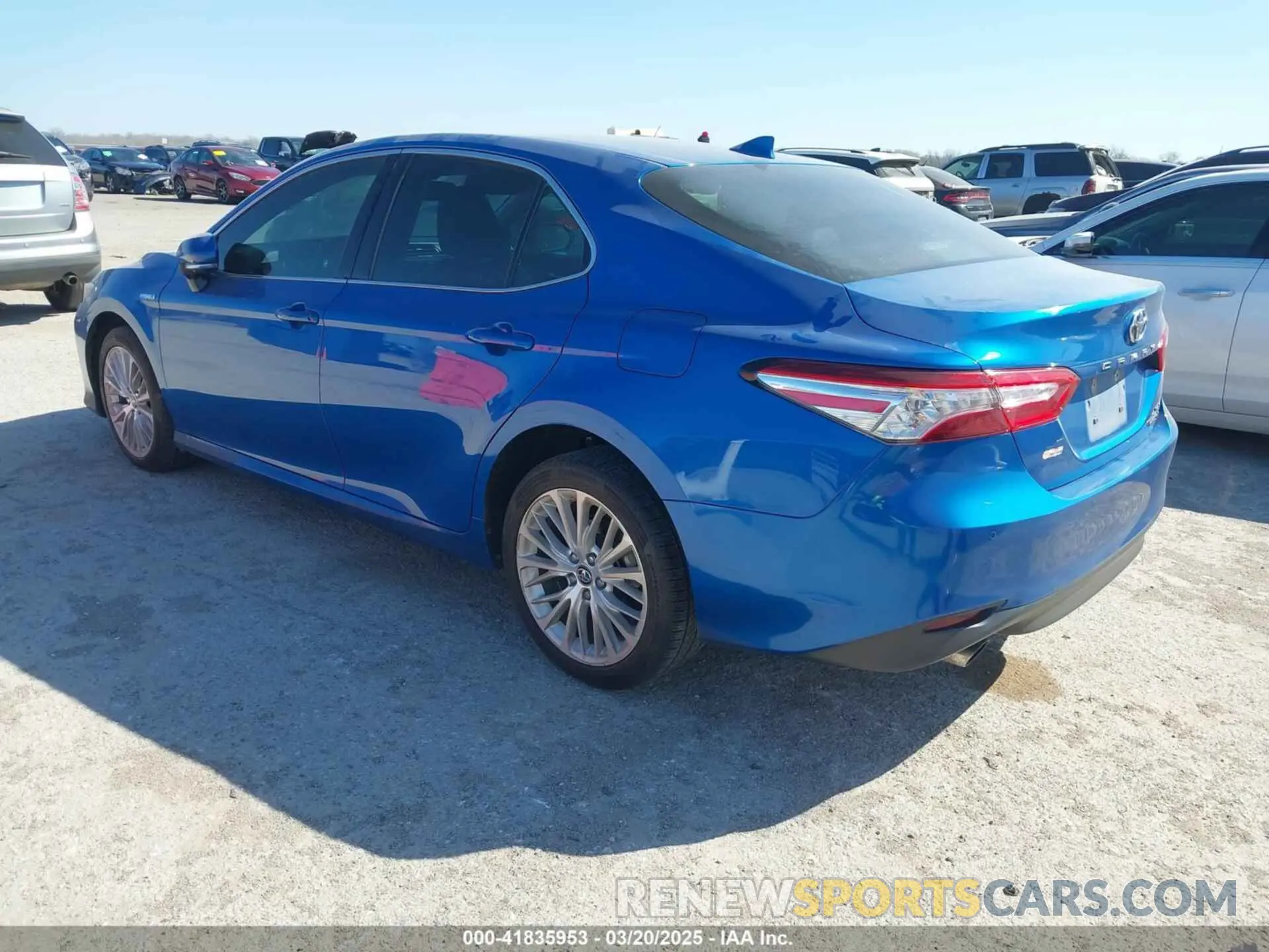 3 fotografías del automóvil dañado 4T1B21HK9KU011245 TOYOTA CAMRY HYBRID 2019