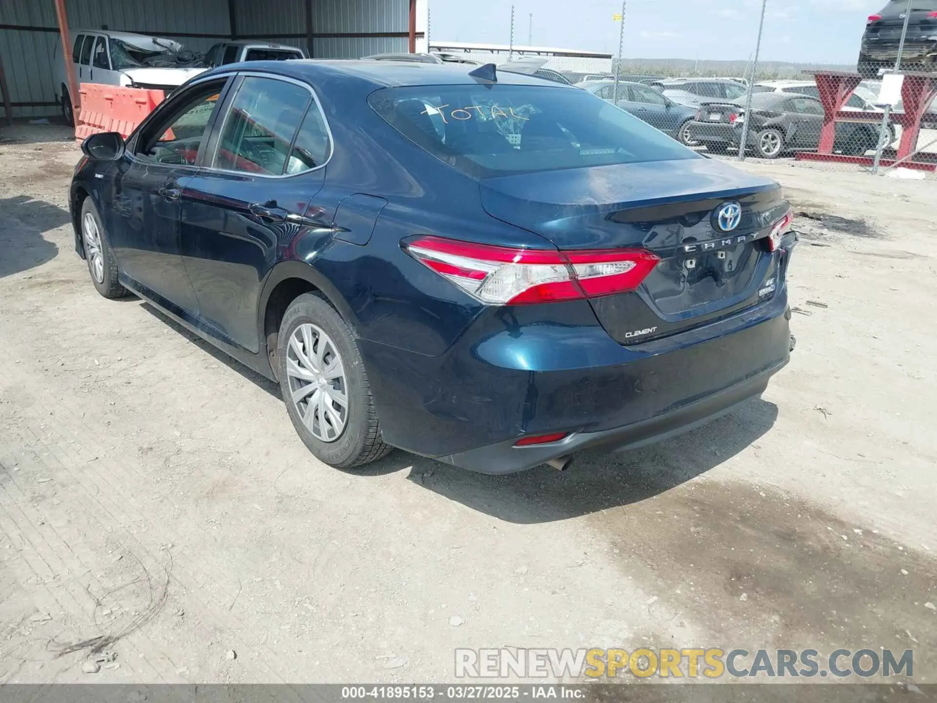 3 fotografías del automóvil dañado 4T1B31HK1KU512739 TOYOTA CAMRY HYBRID 2019