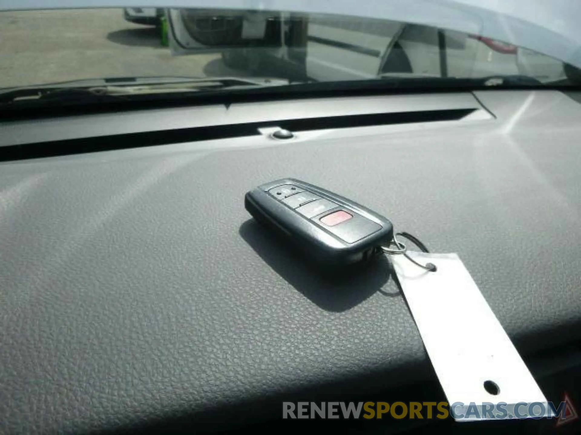 2 fotografías del automóvil dañado 4T1B31HK1KU514166 TOYOTA CAMRY HYBRID 2019