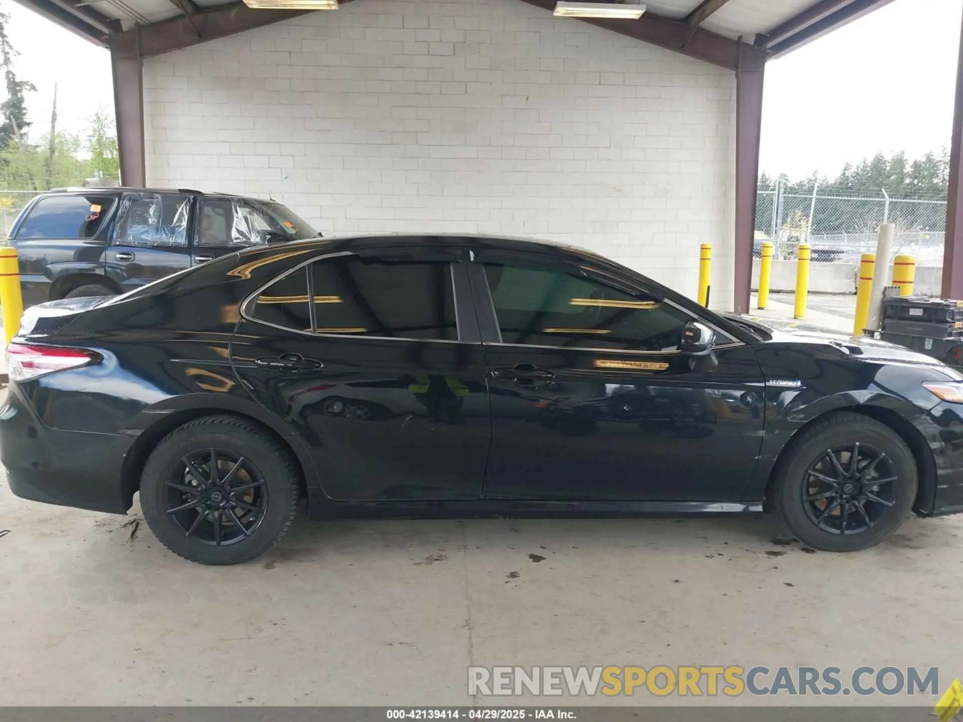 13 fotografías del automóvil dañado 4T1B31HK3KU517800 TOYOTA CAMRY HYBRID 2019