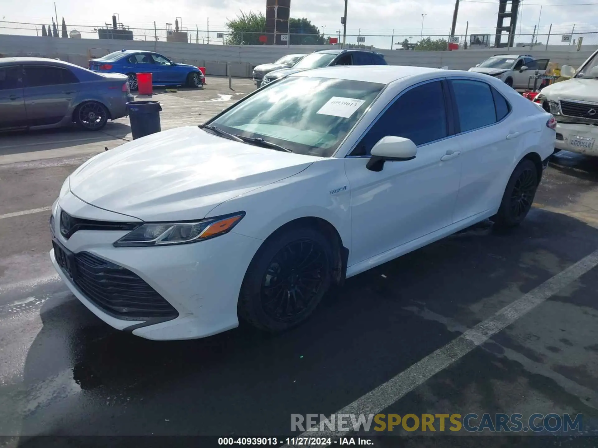 2 fotografías del automóvil dañado 4T1B31HK5KU516230 TOYOTA CAMRY HYBRID 2019