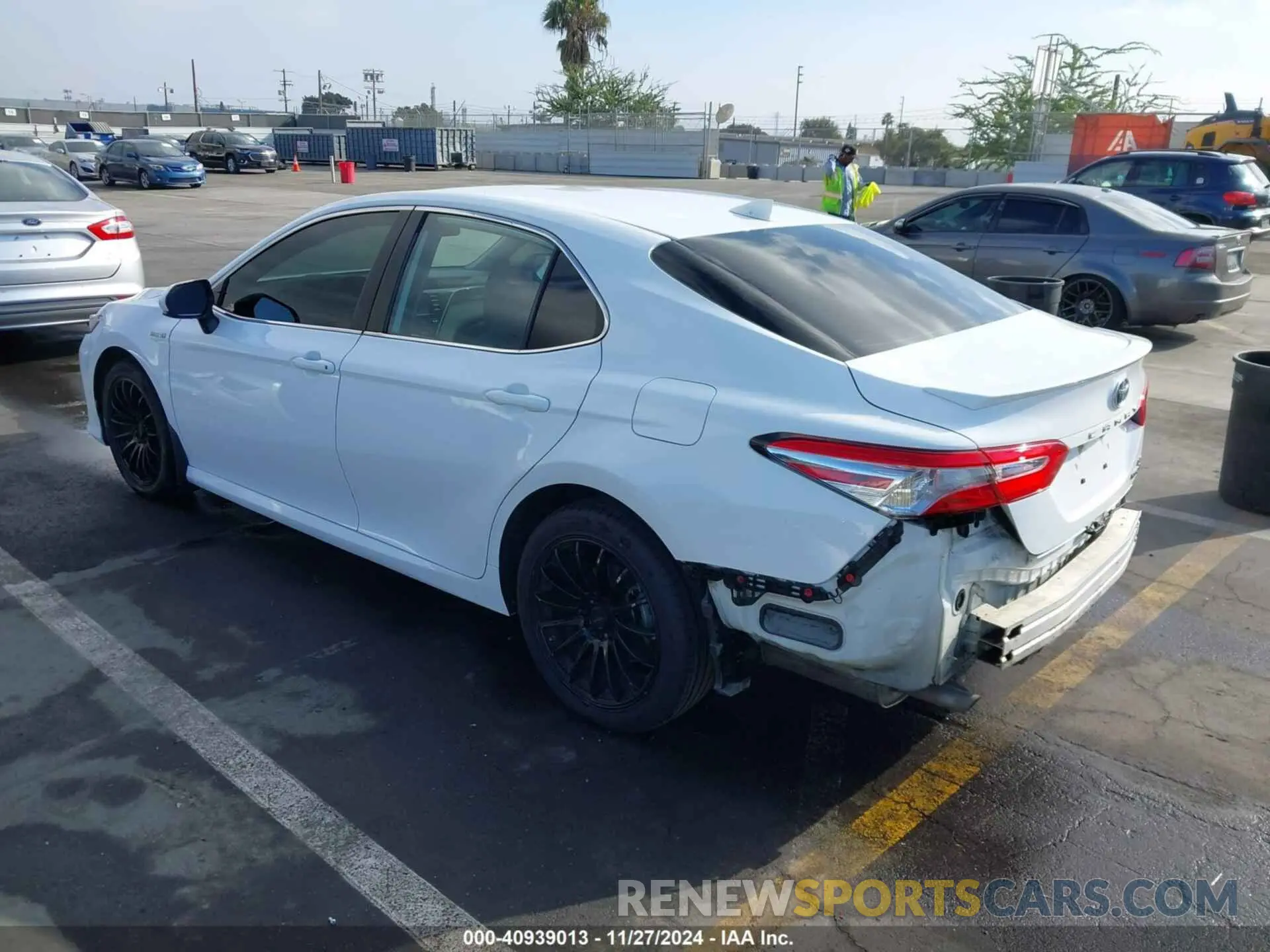 3 fotografías del automóvil dañado 4T1B31HK5KU516230 TOYOTA CAMRY HYBRID 2019