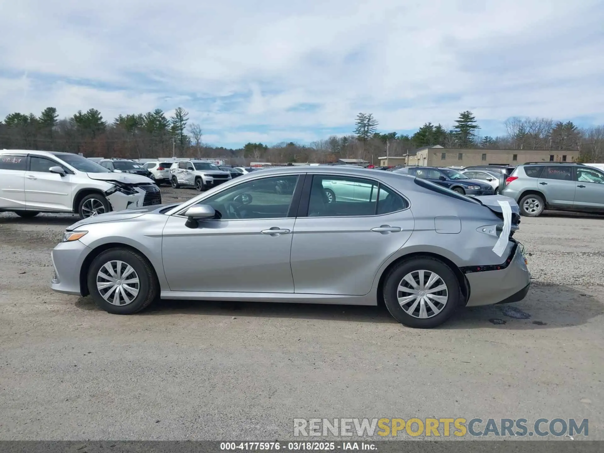 14 fotografías del automóvil dañado 4T1C31AK3RU074475 TOYOTA CAMRY HYBRID 2024