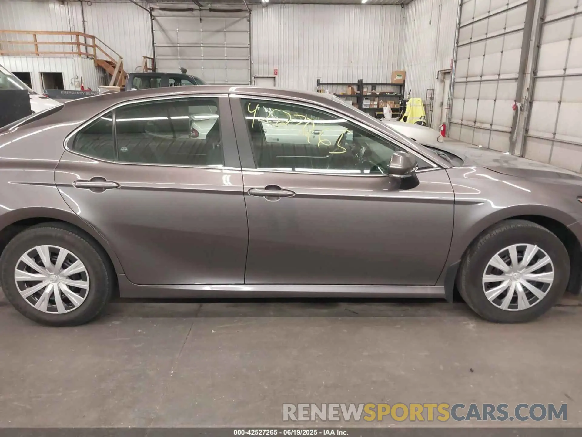 14 fotografías del automóvil dañado 4T1C31AK5RU626333 TOYOTA CAMRY HYBRID 2024