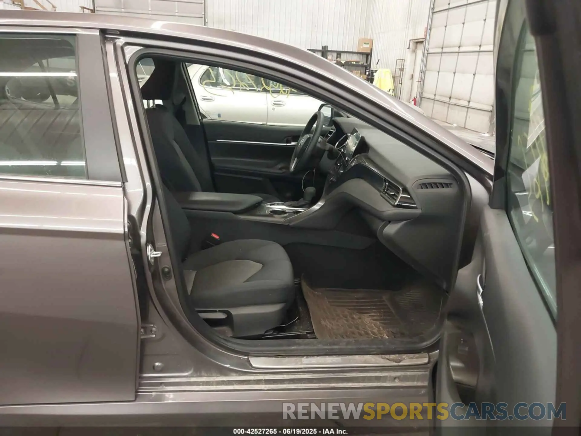 5 fotografías del automóvil dañado 4T1C31AK5RU626333 TOYOTA CAMRY HYBRID 2024