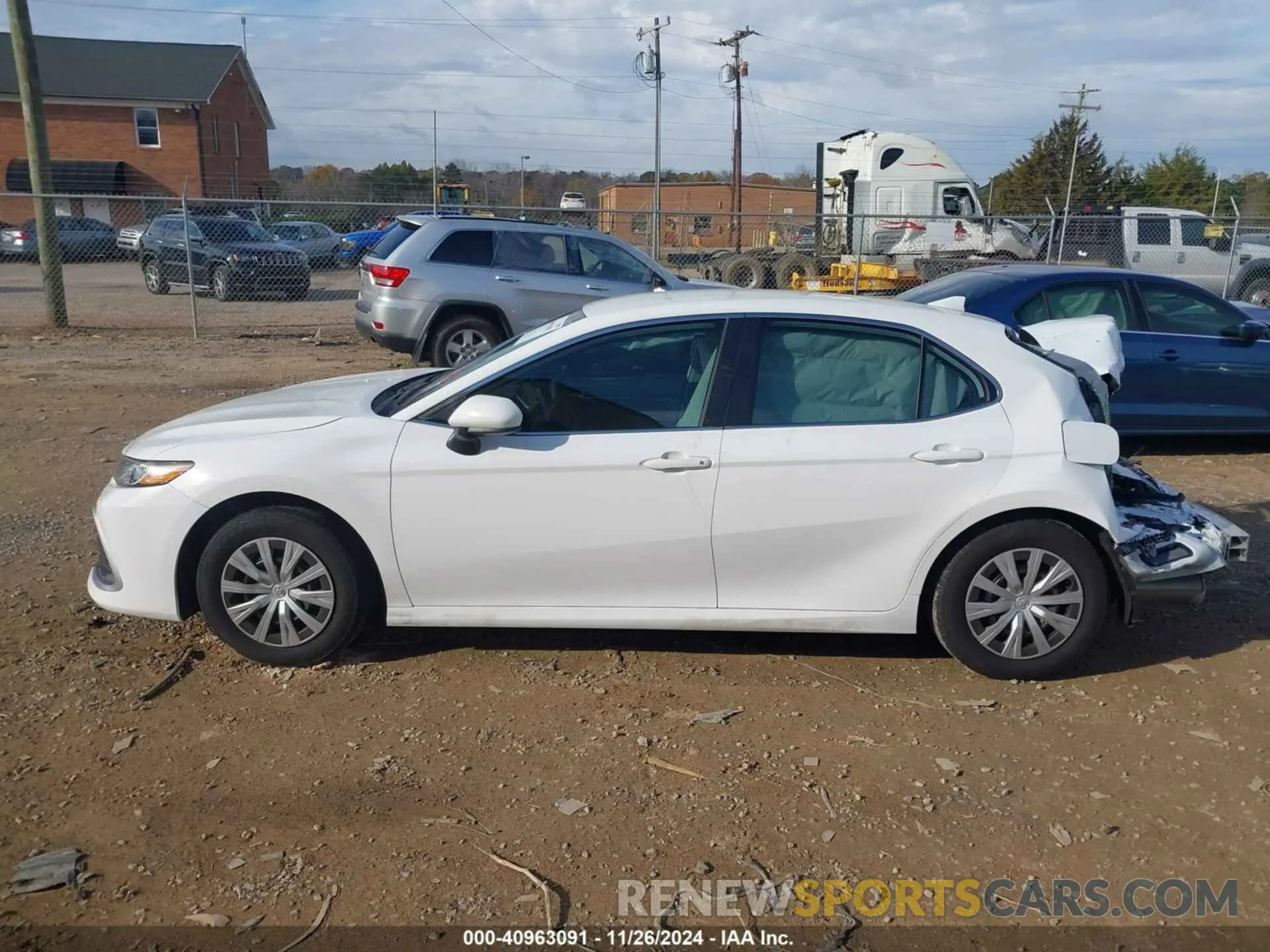 15 fotografías del automóvil dañado 4T1C31AK7RU068890 TOYOTA CAMRY HYBRID 2024