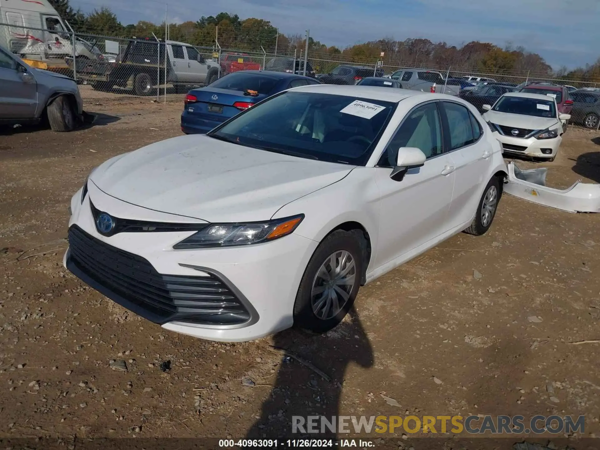 2 fotografías del automóvil dañado 4T1C31AK7RU068890 TOYOTA CAMRY HYBRID 2024