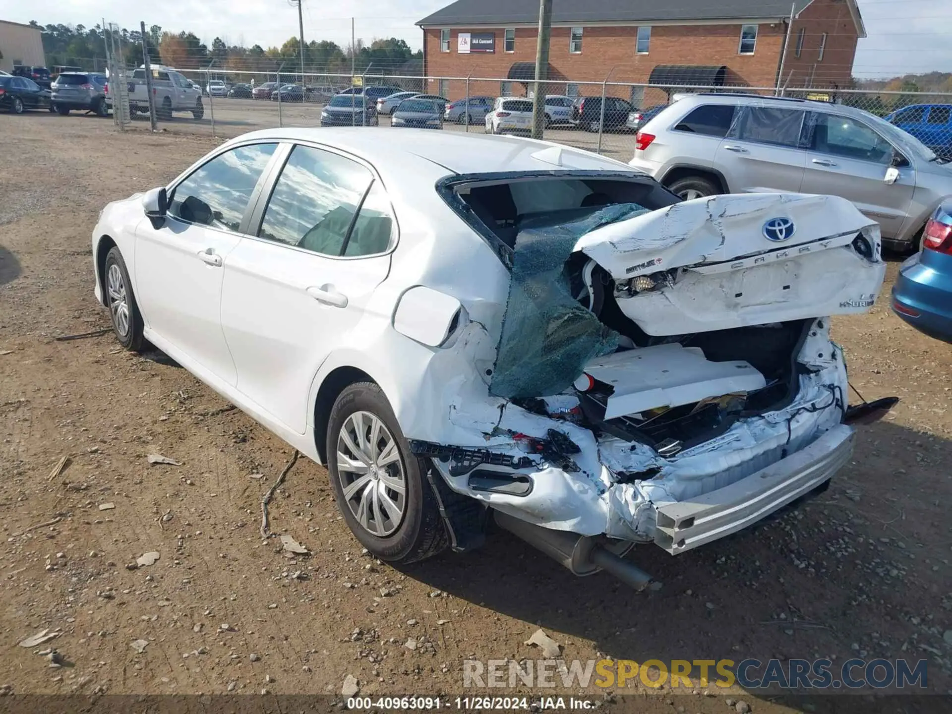 3 fotografías del automóvil dañado 4T1C31AK7RU068890 TOYOTA CAMRY HYBRID 2024