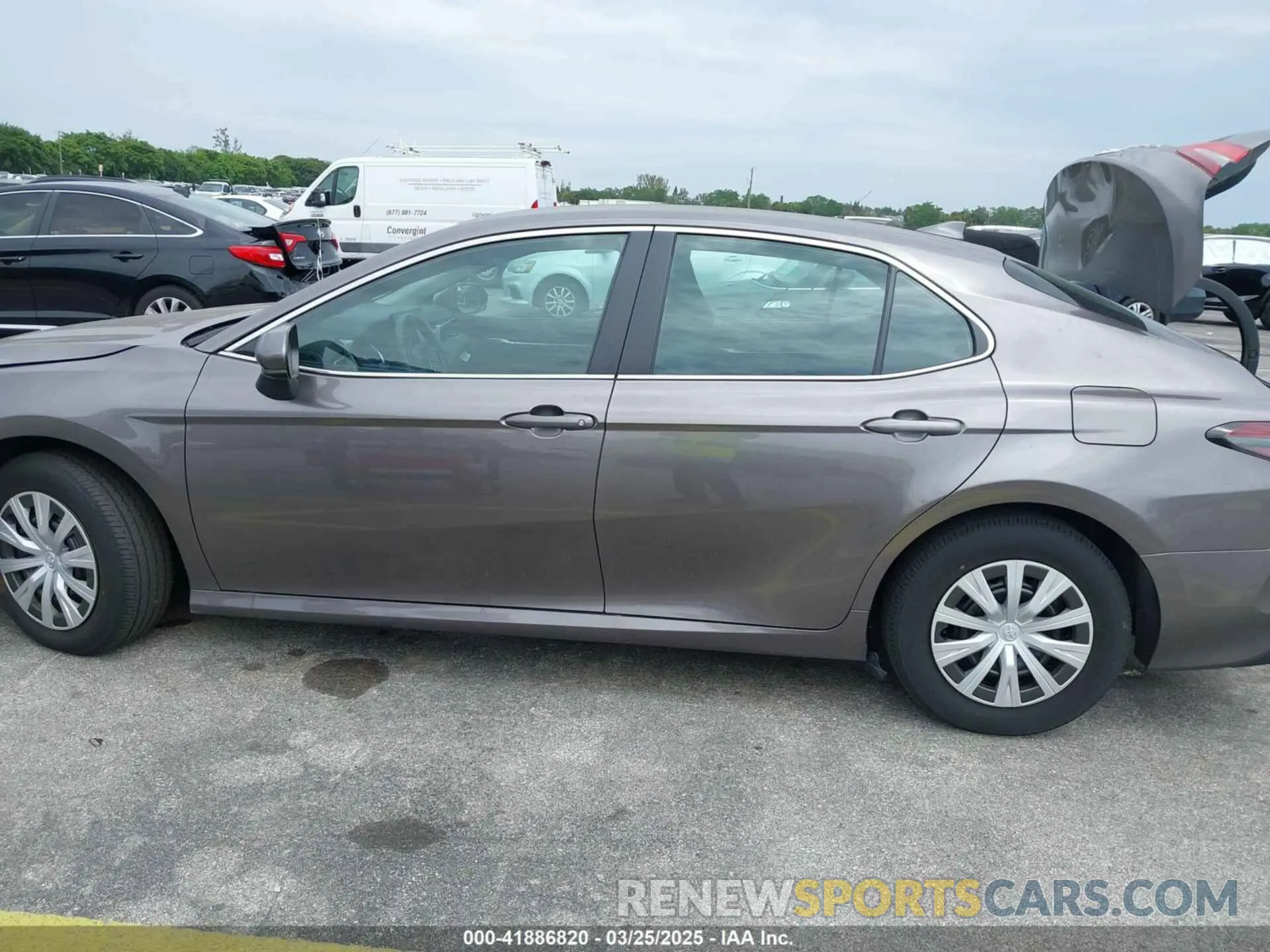 14 fotografías del automóvil dañado 4T1C31AK9RU070219 TOYOTA CAMRY HYBRID 2024