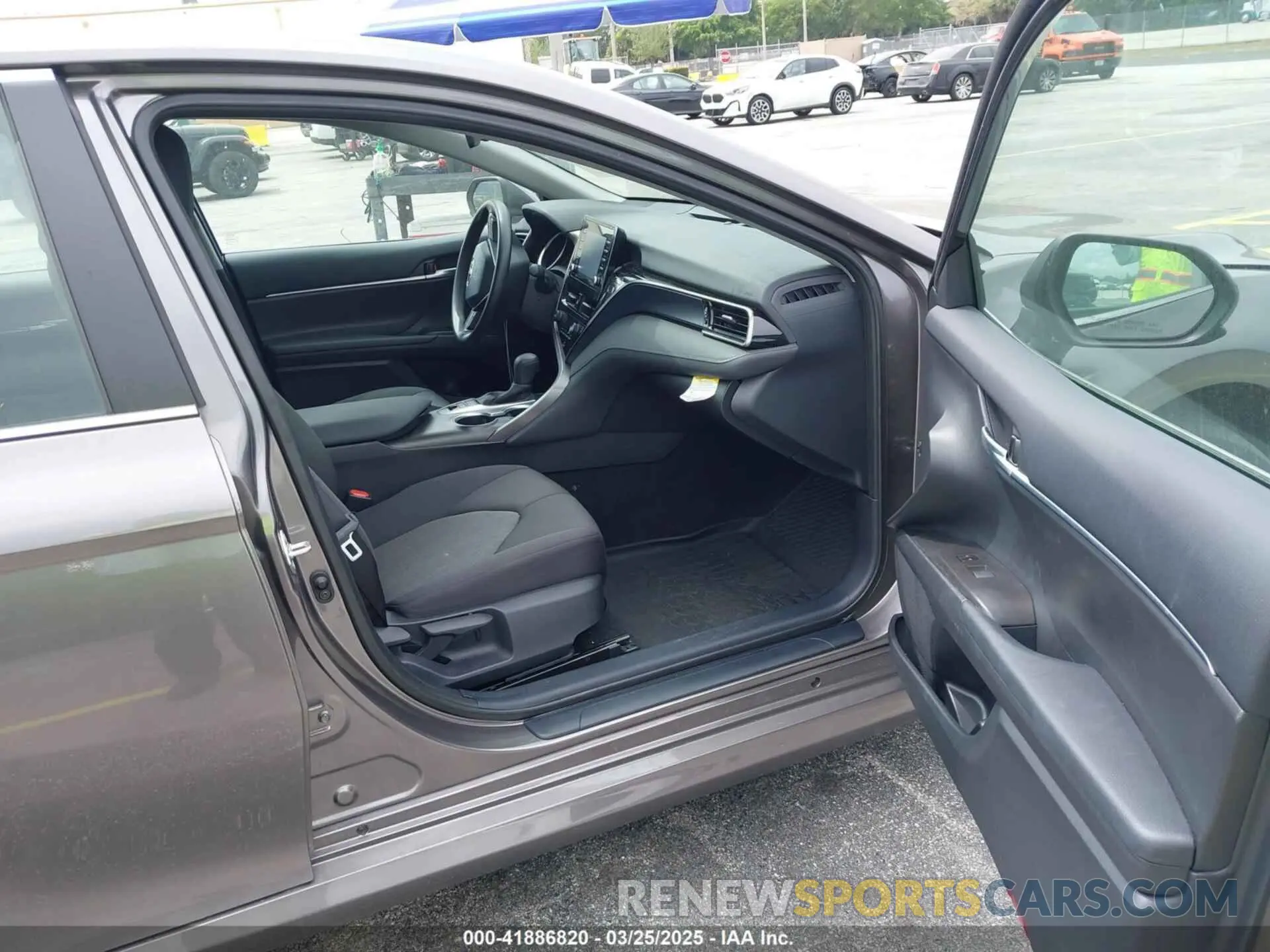 5 fotografías del automóvil dañado 4T1C31AK9RU070219 TOYOTA CAMRY HYBRID 2024