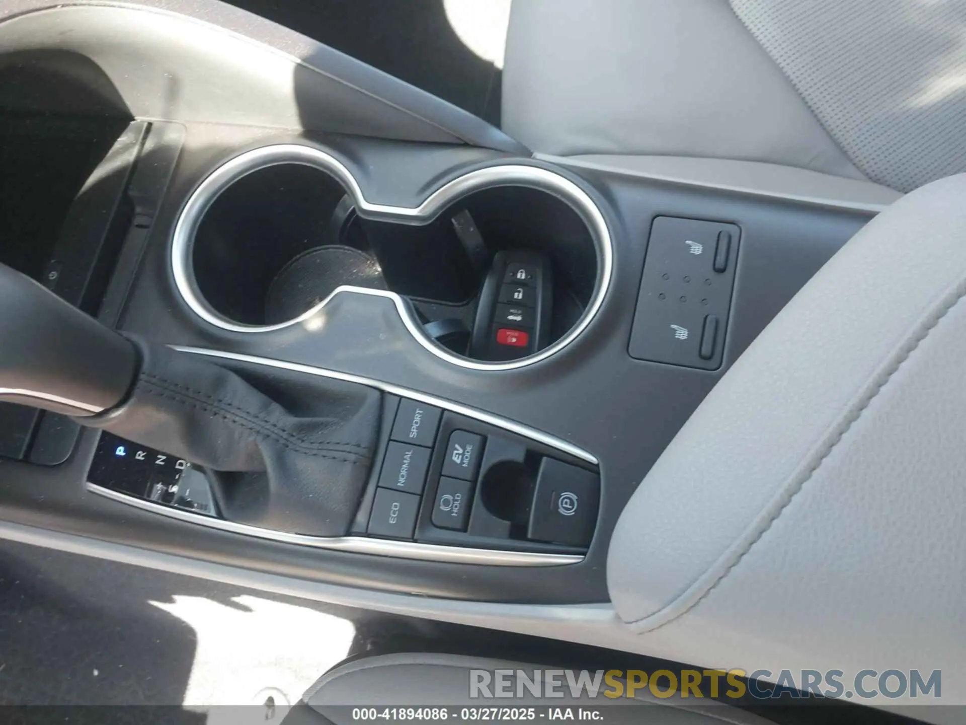 11 fotografías del automóvil dañado 4T1F31AK3RU078104 TOYOTA CAMRY HYBRID 2024