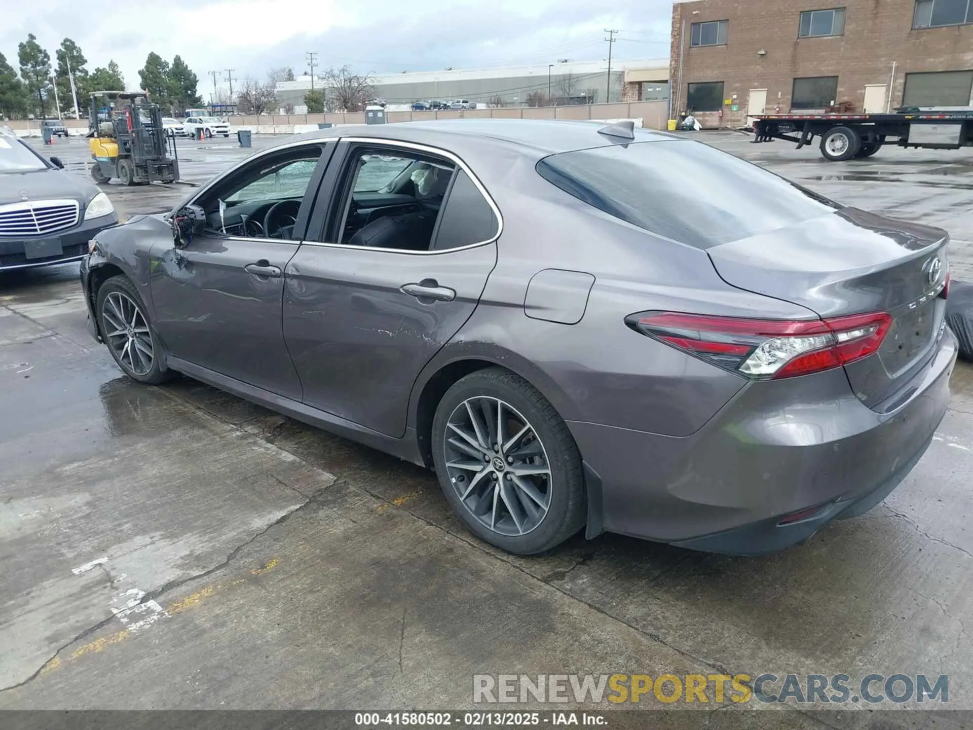 3 fotografías del automóvil dañado 4T1F31AK7RU064271 TOYOTA CAMRY HYBRID 2024