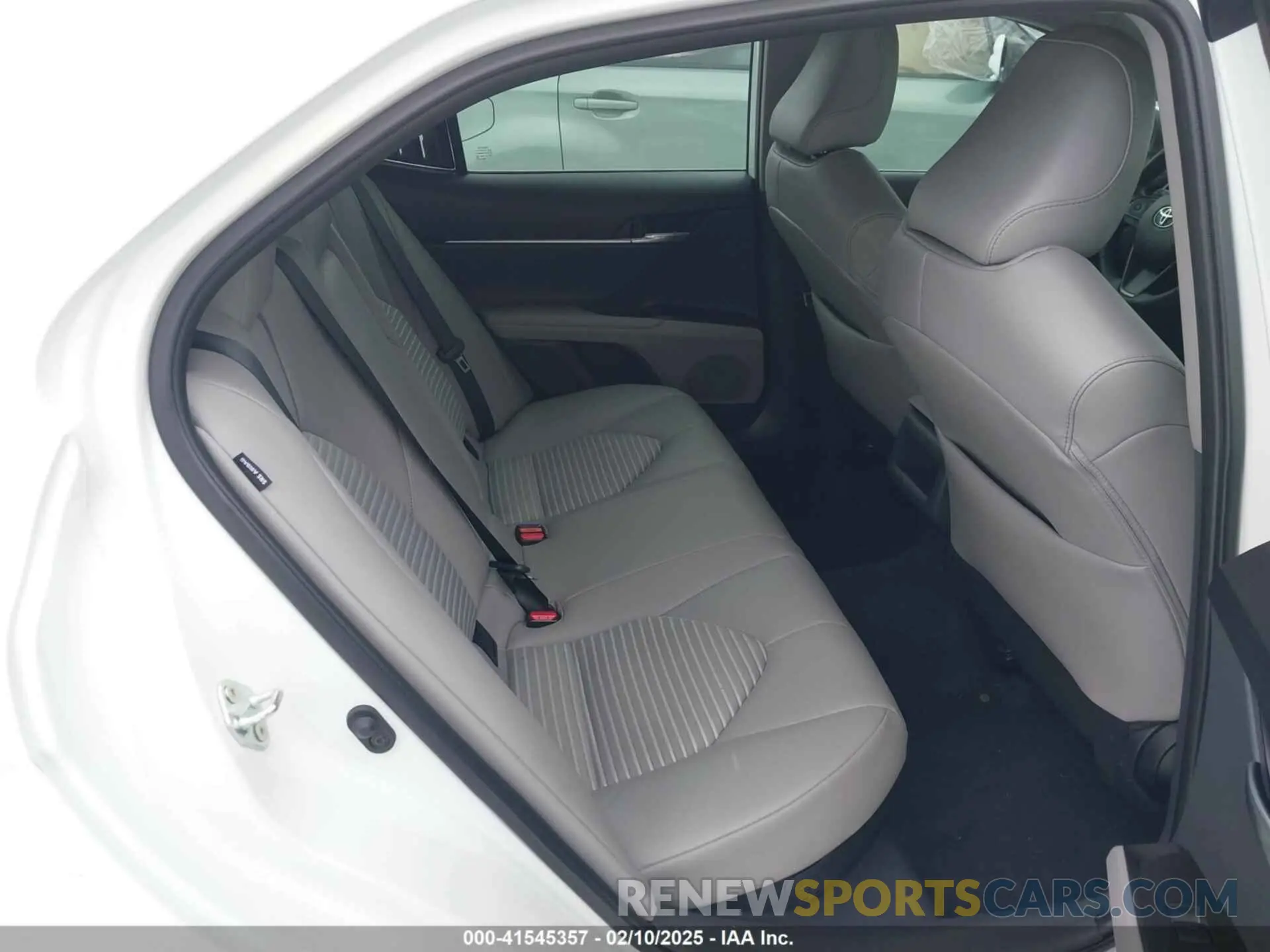 8 fotografías del automóvil dañado 4T1G31AK2RU073447 TOYOTA CAMRY HYBRID 2024