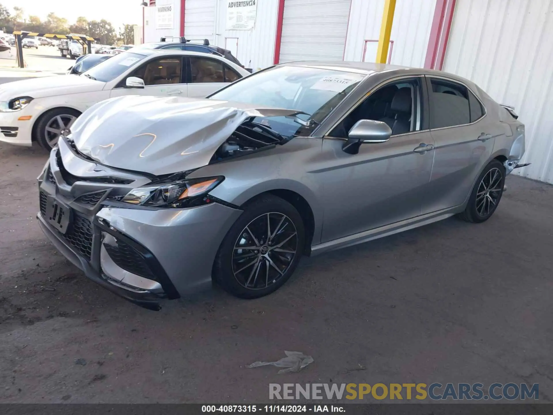 2 fotografías del automóvil dañado 4T1G31AK3RU074574 TOYOTA CAMRY HYBRID 2024
