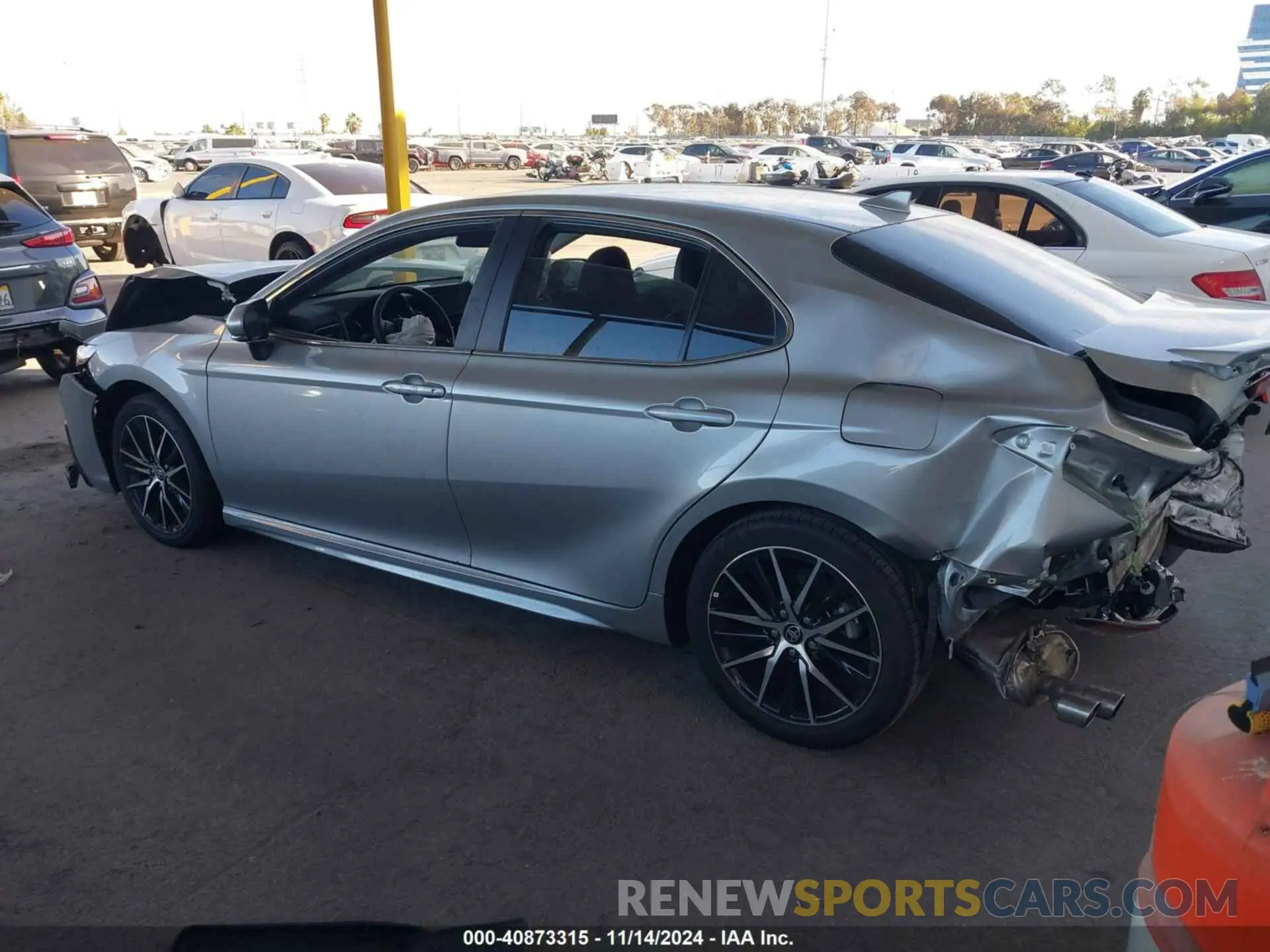 3 fotografías del automóvil dañado 4T1G31AK3RU074574 TOYOTA CAMRY HYBRID 2024