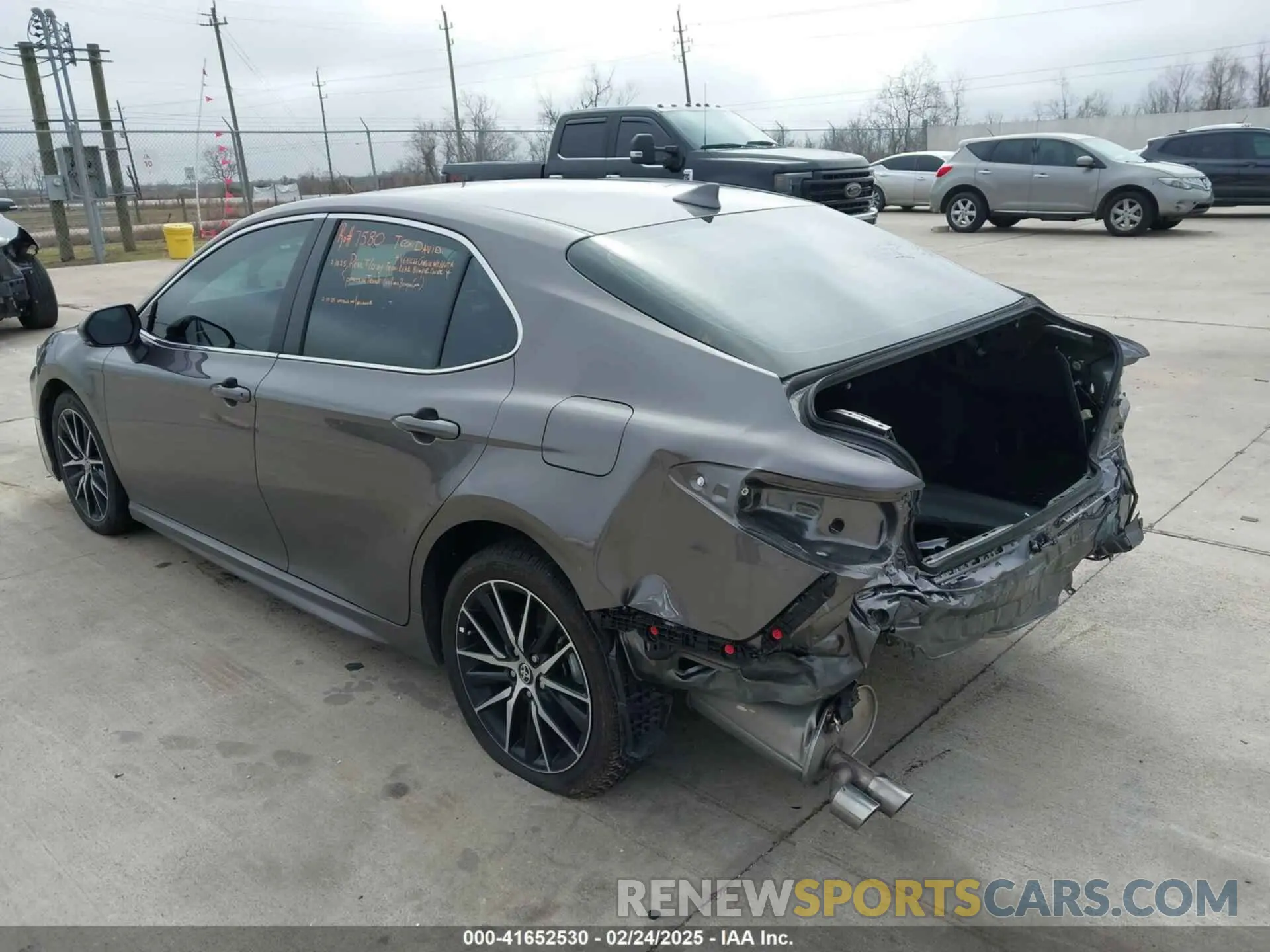 3 fotografías del automóvil dañado 4T1G31AK5RU629041 TOYOTA CAMRY HYBRID 2024