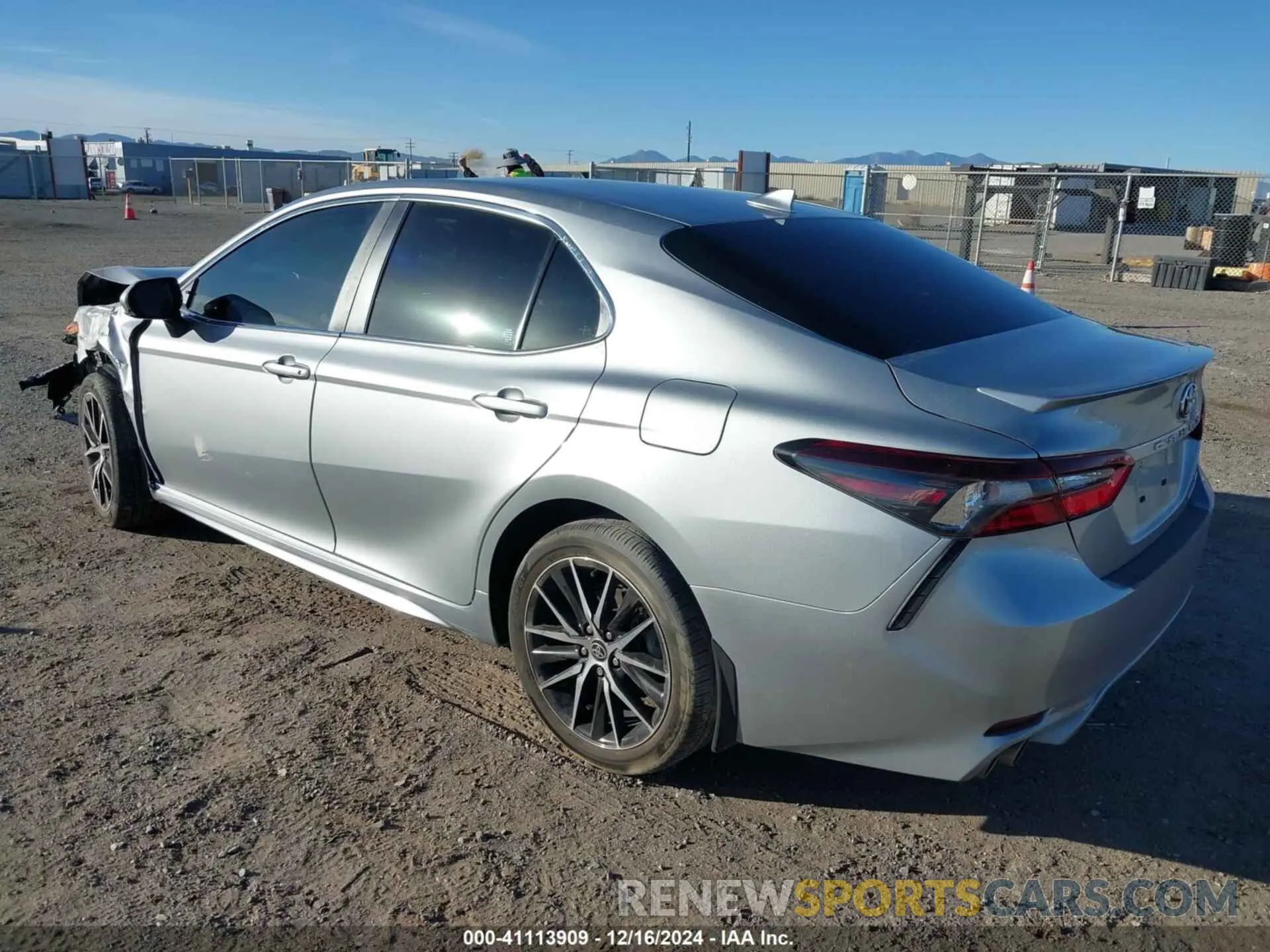 3 fotografías del automóvil dañado 4T1G31AK6RU065206 TOYOTA CAMRY HYBRID 2024