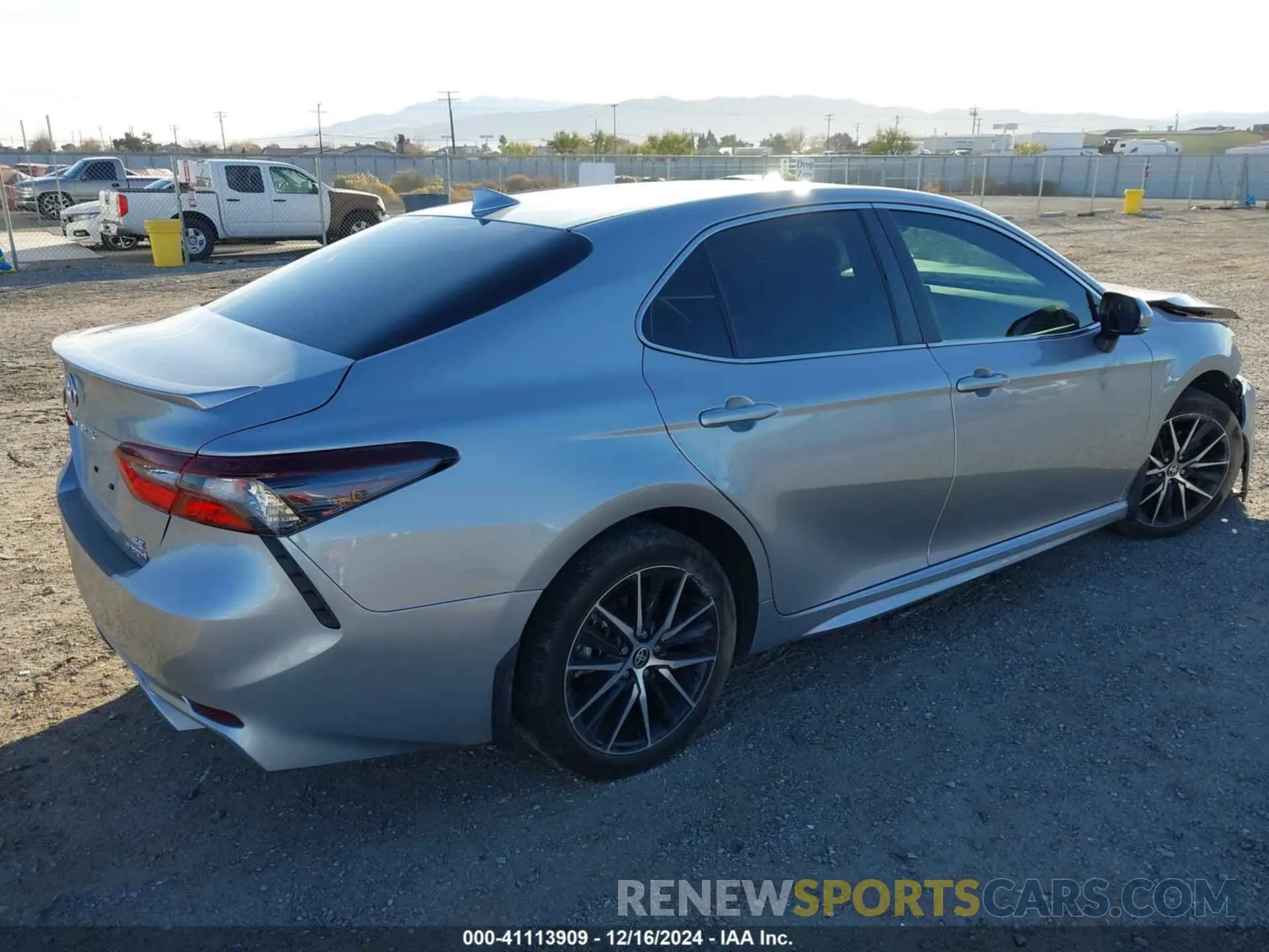 4 fotografías del automóvil dañado 4T1G31AK6RU065206 TOYOTA CAMRY HYBRID 2024