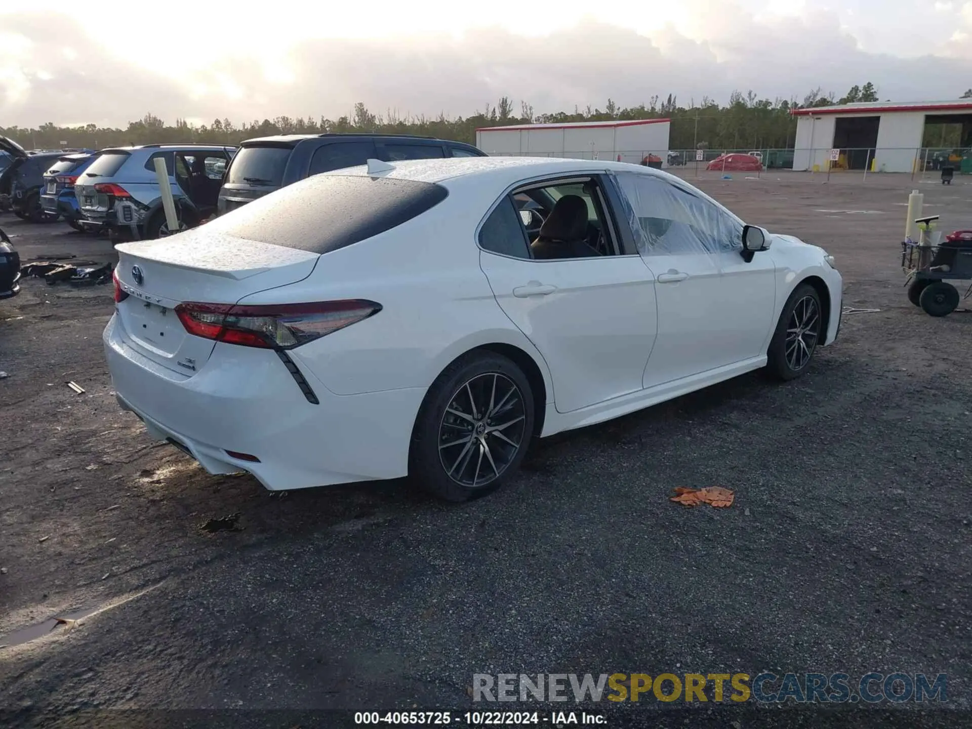 4 fotografías del automóvil dañado 4T1G31AK8RU623945 TOYOTA CAMRY HYBRID 2024
