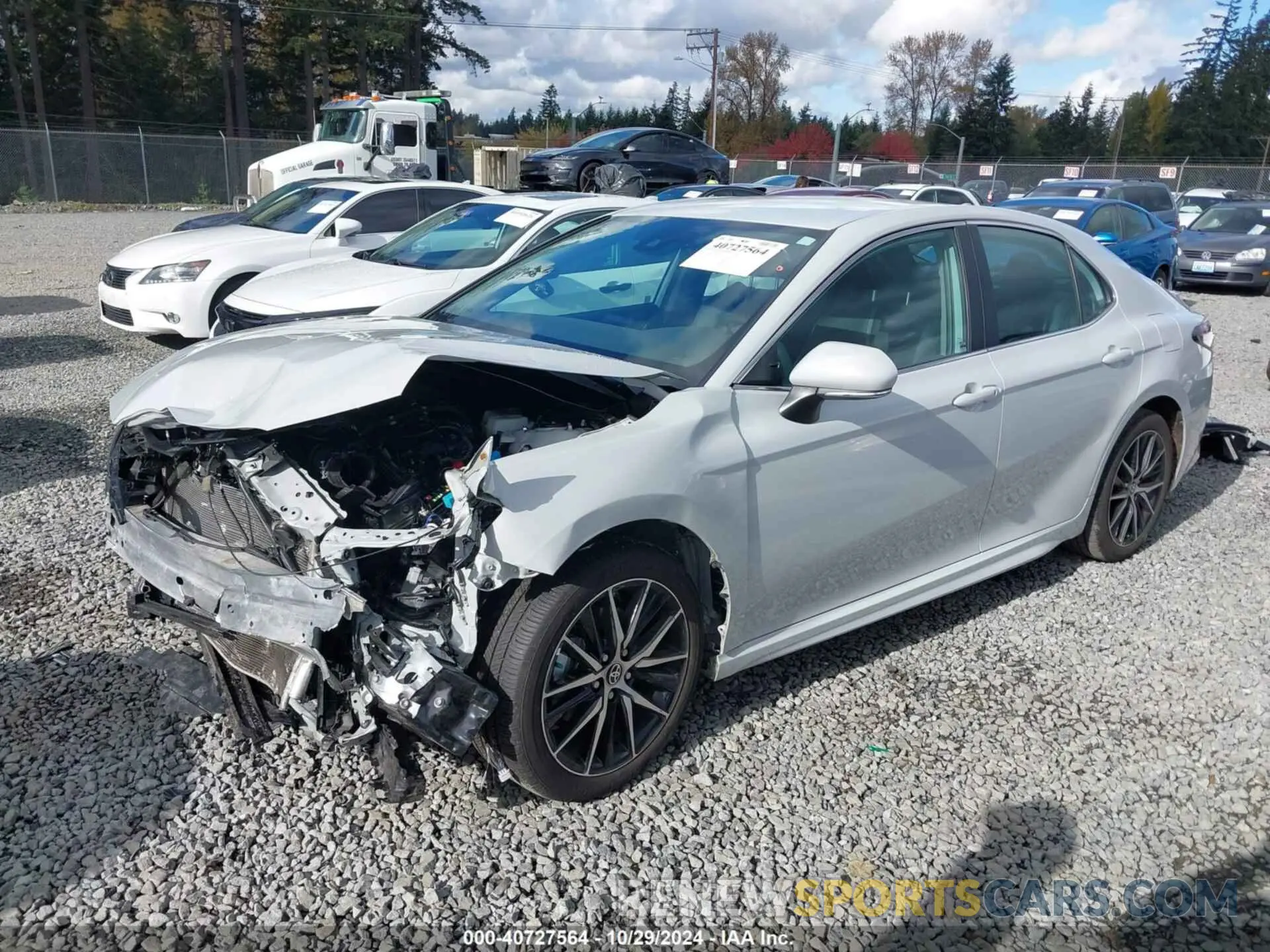 2 fotografías del automóvil dañado 4T1G31AKXRU061630 TOYOTA CAMRY HYBRID 2024