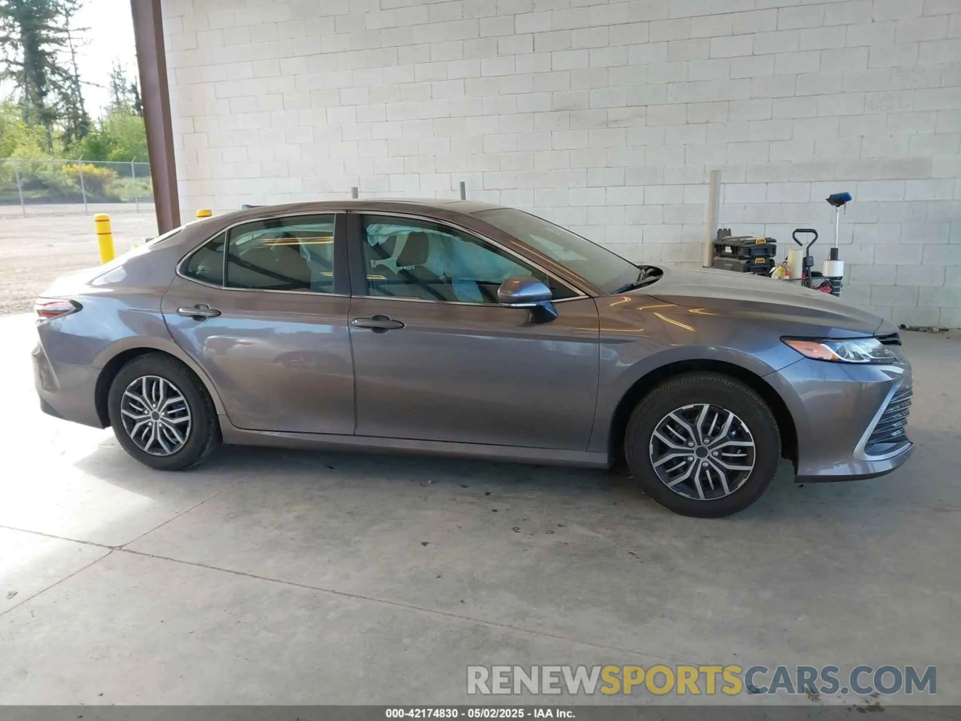 12 fotografías del automóvil dañado 4T1H31AK2RU077602 TOYOTA CAMRY HYBRID 2024