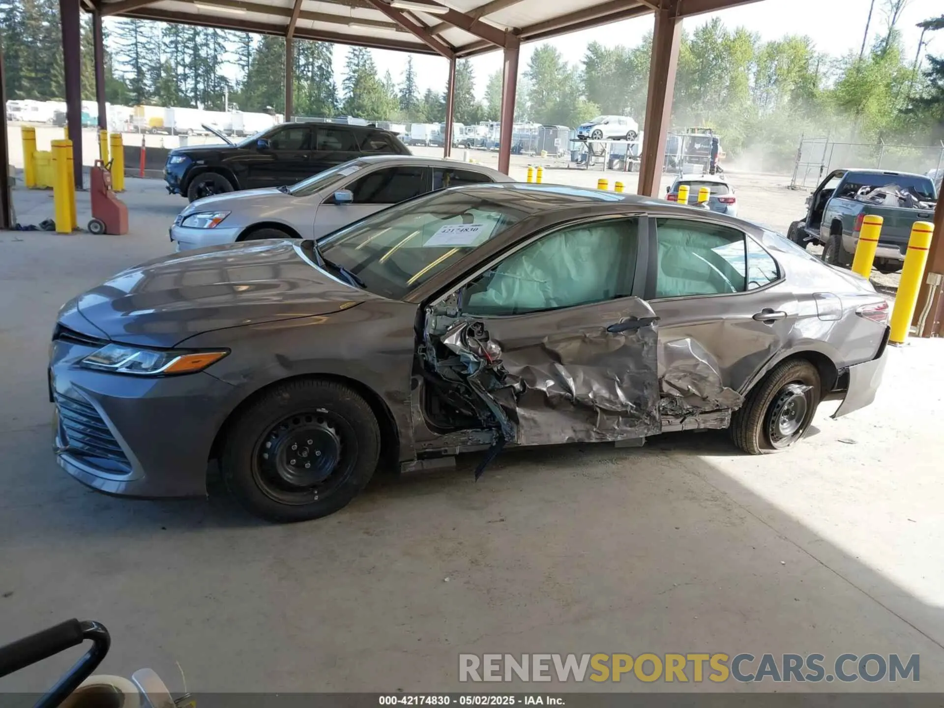 13 fotografías del automóvil dañado 4T1H31AK2RU077602 TOYOTA CAMRY HYBRID 2024