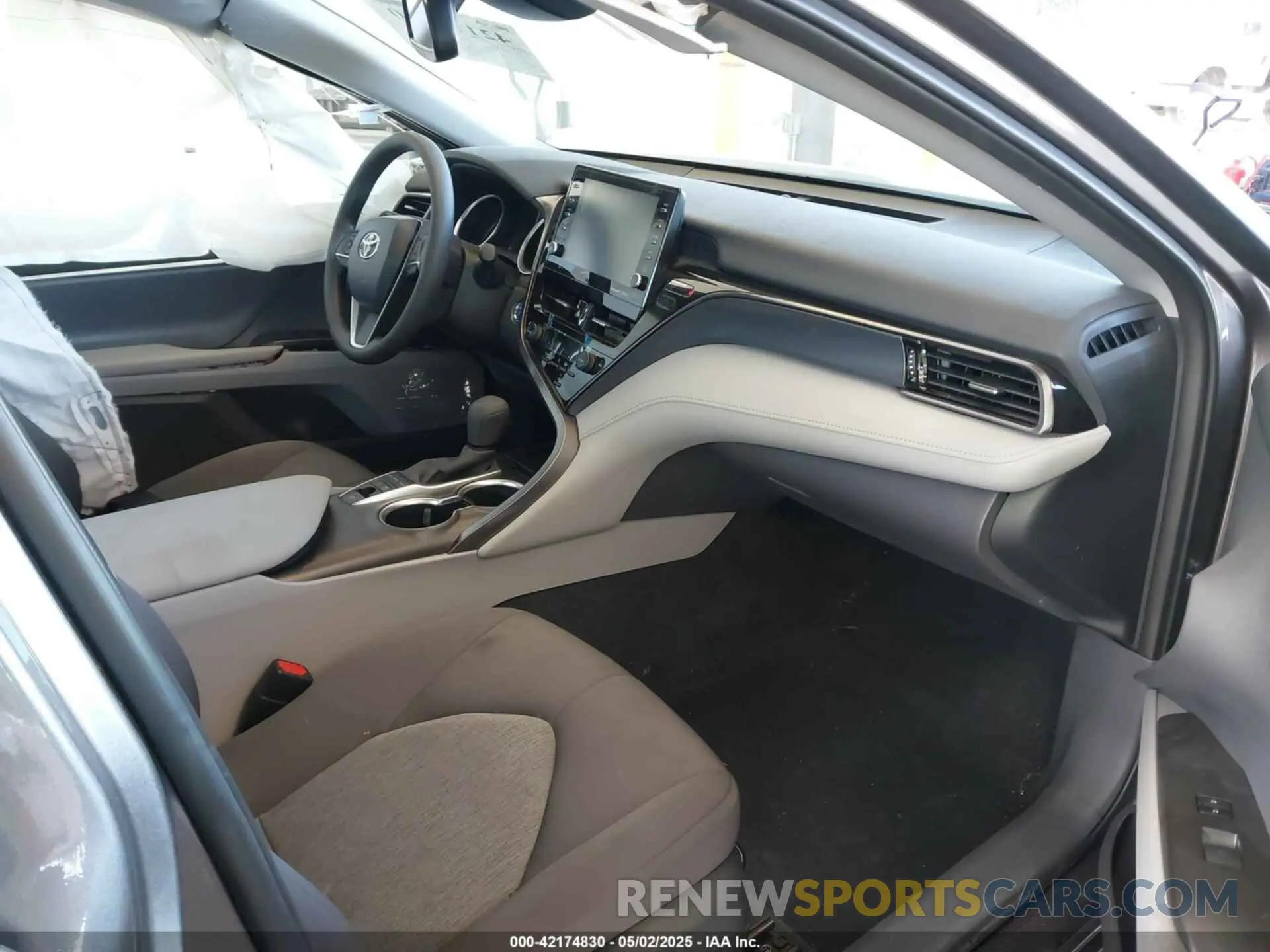 5 fotografías del automóvil dañado 4T1H31AK2RU077602 TOYOTA CAMRY HYBRID 2024