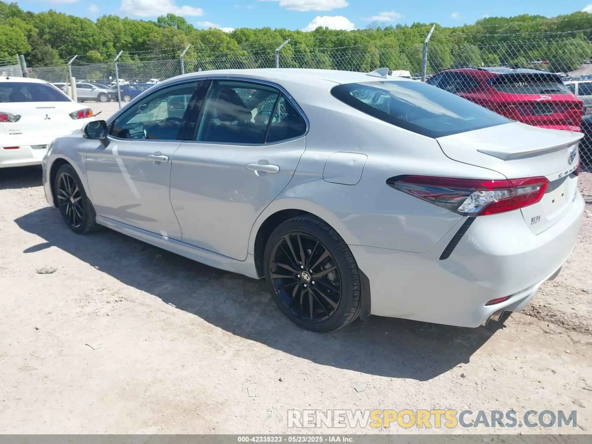 3 fotografías del automóvil dañado 4T1K31AK1RU063874 TOYOTA CAMRY HYBRID 2024