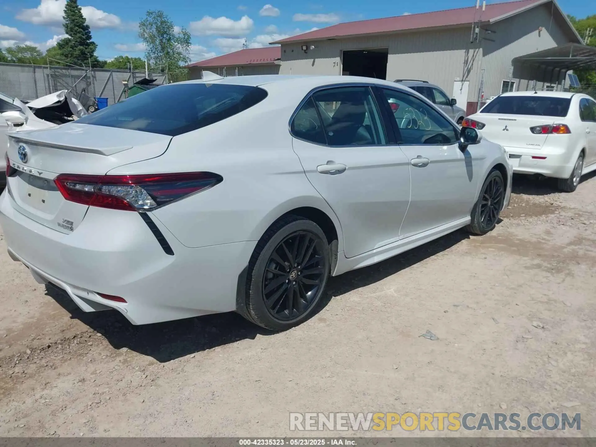 4 fotografías del automóvil dañado 4T1K31AK1RU063874 TOYOTA CAMRY HYBRID 2024