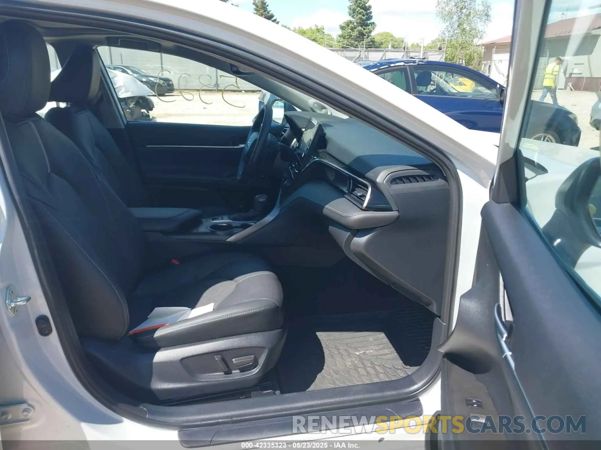5 fotografías del automóvil dañado 4T1K31AK1RU063874 TOYOTA CAMRY HYBRID 2024