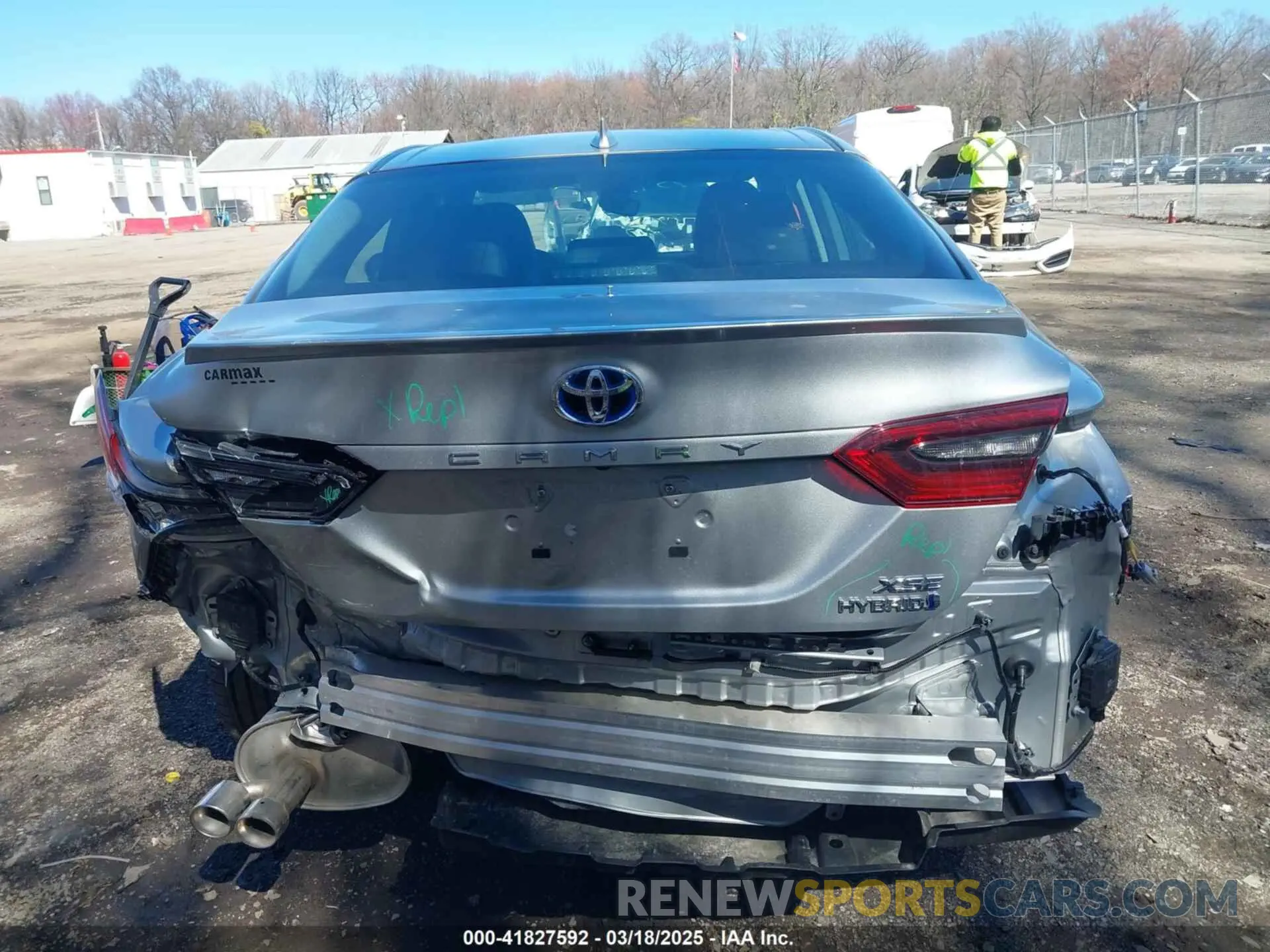 16 fotografías del automóvil dañado 4T1K31AK2RU074804 TOYOTA CAMRY HYBRID 2024