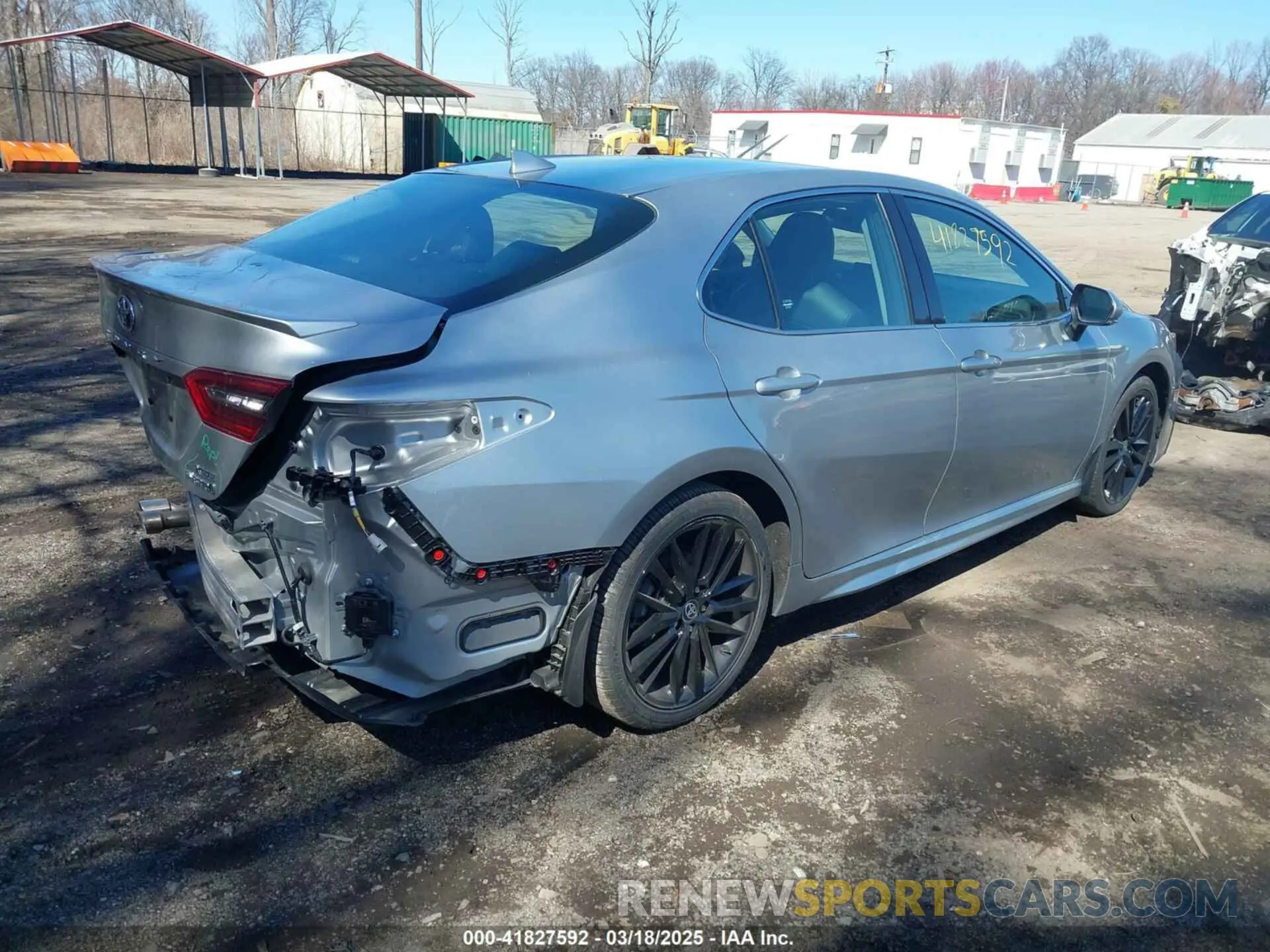 4 fotografías del automóvil dañado 4T1K31AK2RU074804 TOYOTA CAMRY HYBRID 2024