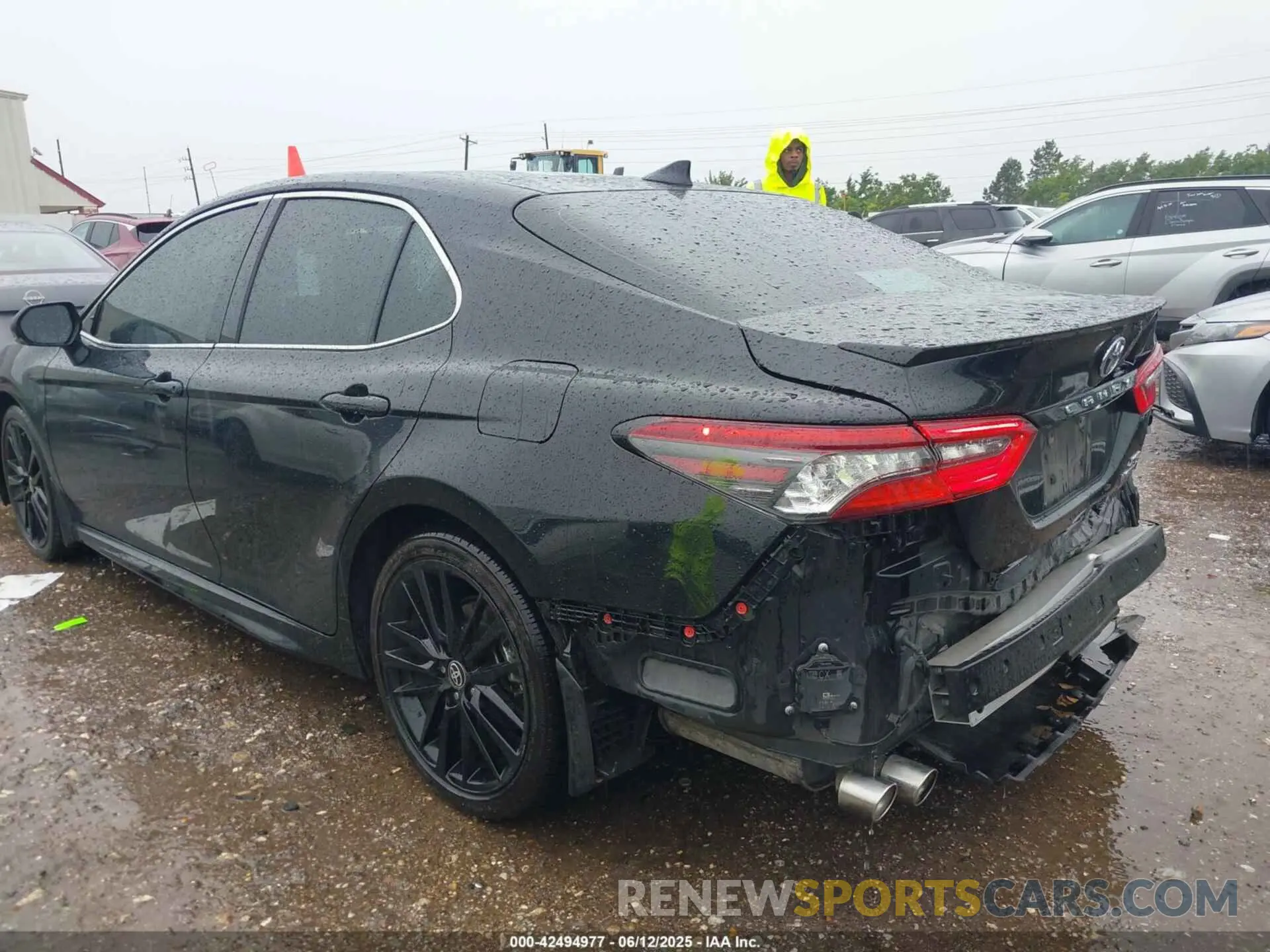 3 fotografías del automóvil dañado 4T1K31AK3RU624897 TOYOTA CAMRY HYBRID 2024