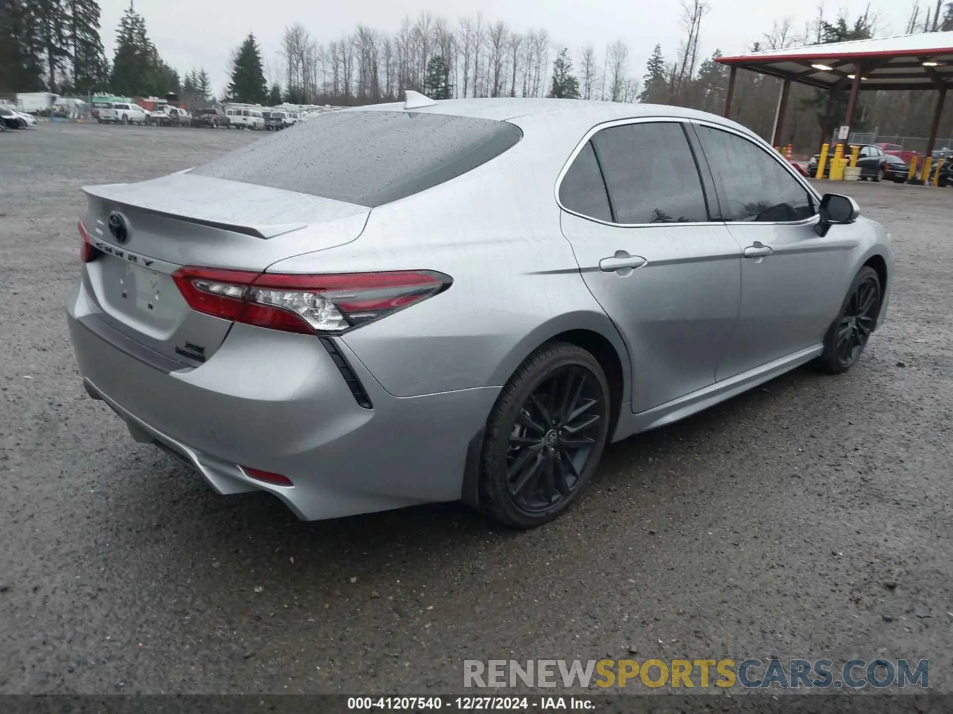 4 fotografías del automóvil dañado 4T1K31AK6RU626577 TOYOTA CAMRY HYBRID 2024