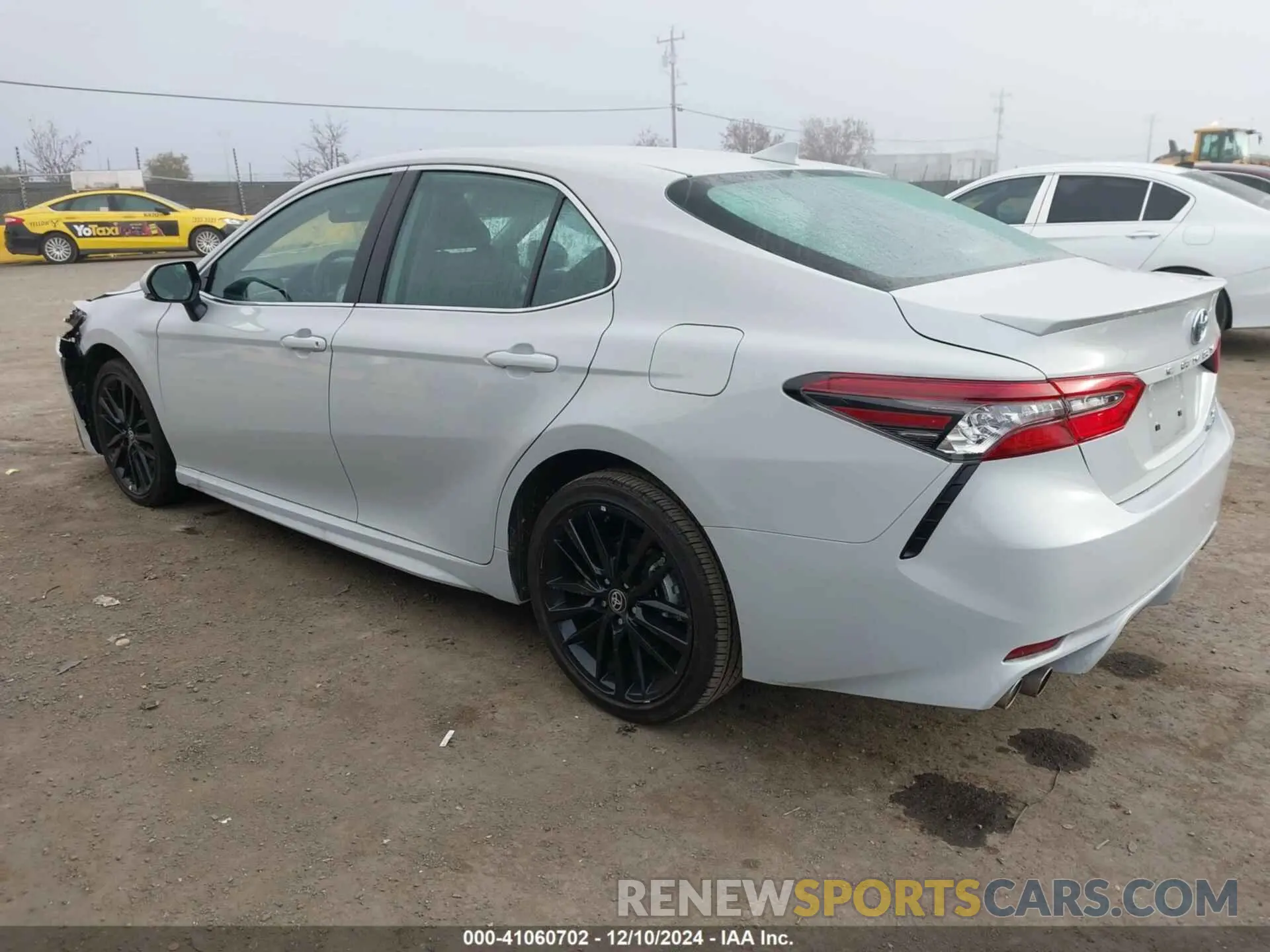 3 fotografías del automóvil dañado 4T1K31AK7RU078086 TOYOTA CAMRY HYBRID 2024