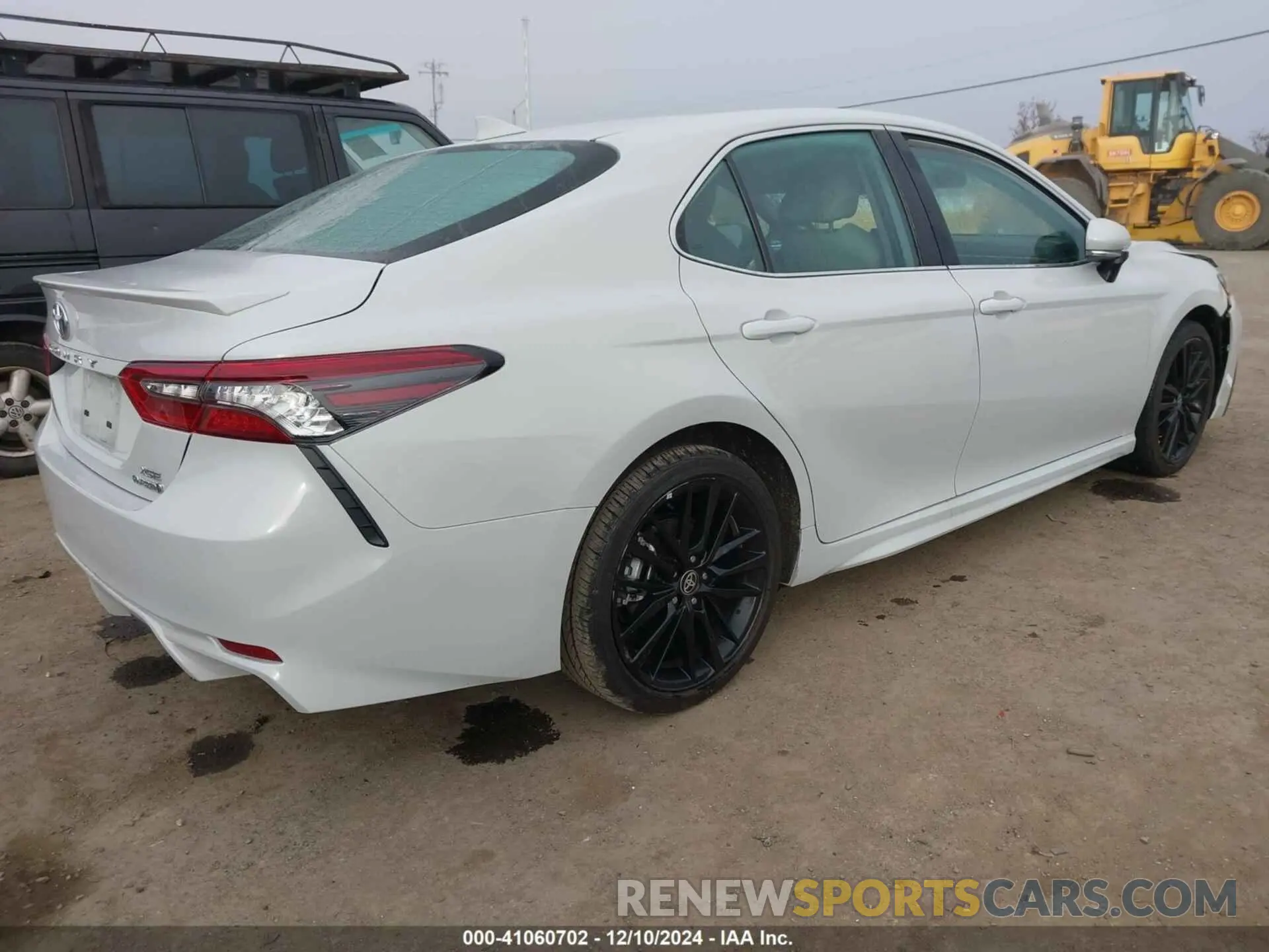 4 fotografías del automóvil dañado 4T1K31AK7RU078086 TOYOTA CAMRY HYBRID 2024