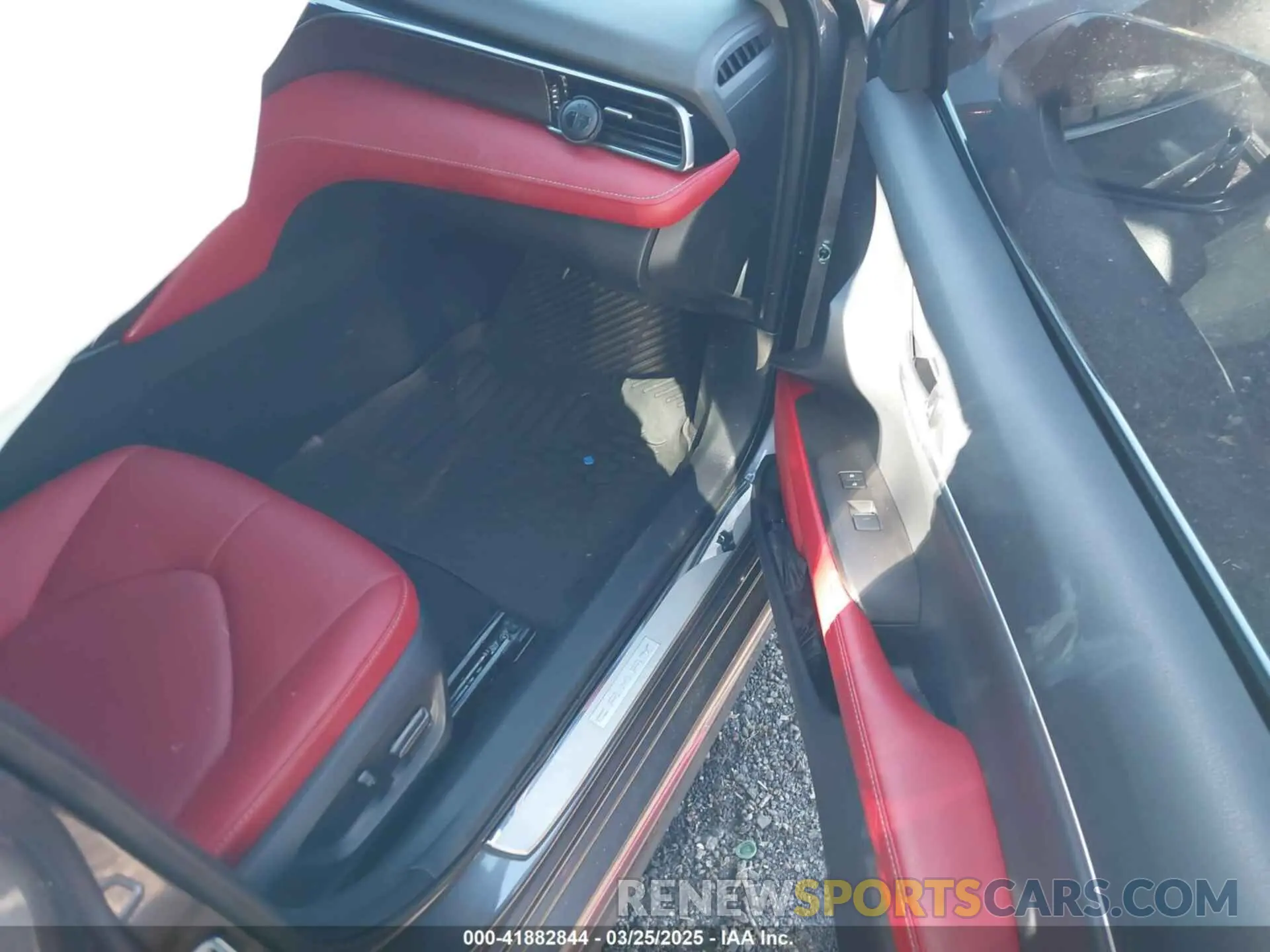 5 fotografías del automóvil dañado 4T1K31AK7RU623428 TOYOTA CAMRY HYBRID 2024