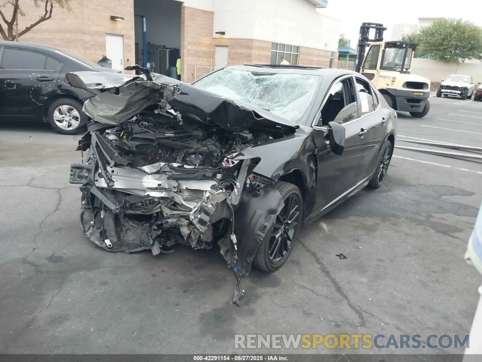 2 fotografías del automóvil dañado 4T1K31AK8RU622496 TOYOTA CAMRY HYBRID 2024