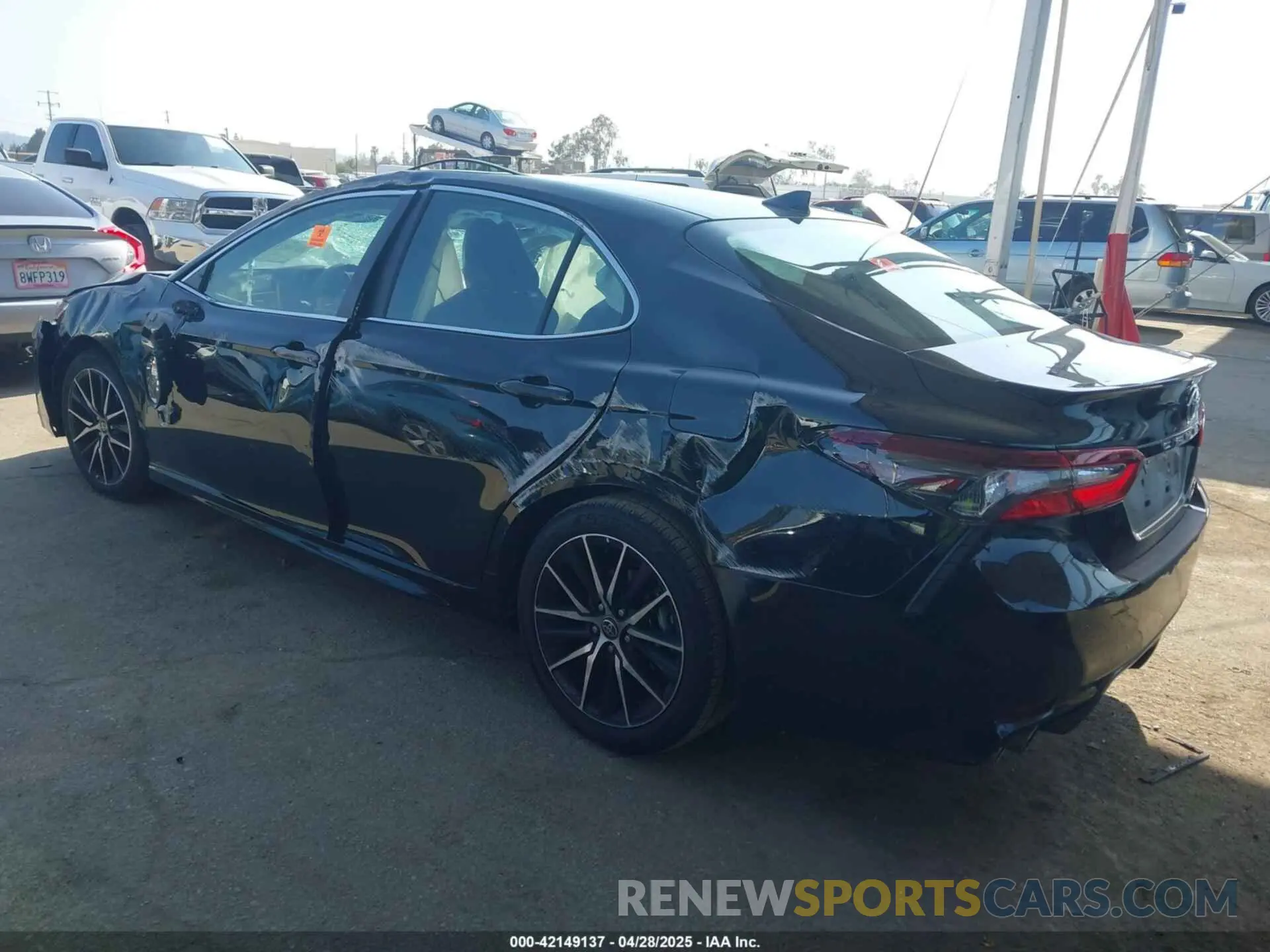 3 fotografías del automóvil dañado 4T1S31AK1RU076947 TOYOTA CAMRY HYBRID 2024