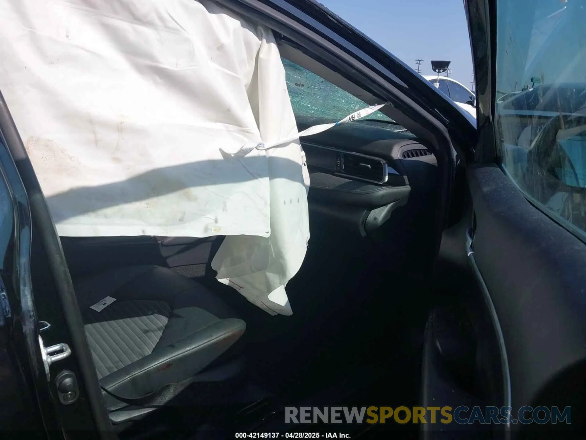 5 fotografías del automóvil dañado 4T1S31AK1RU076947 TOYOTA CAMRY HYBRID 2024