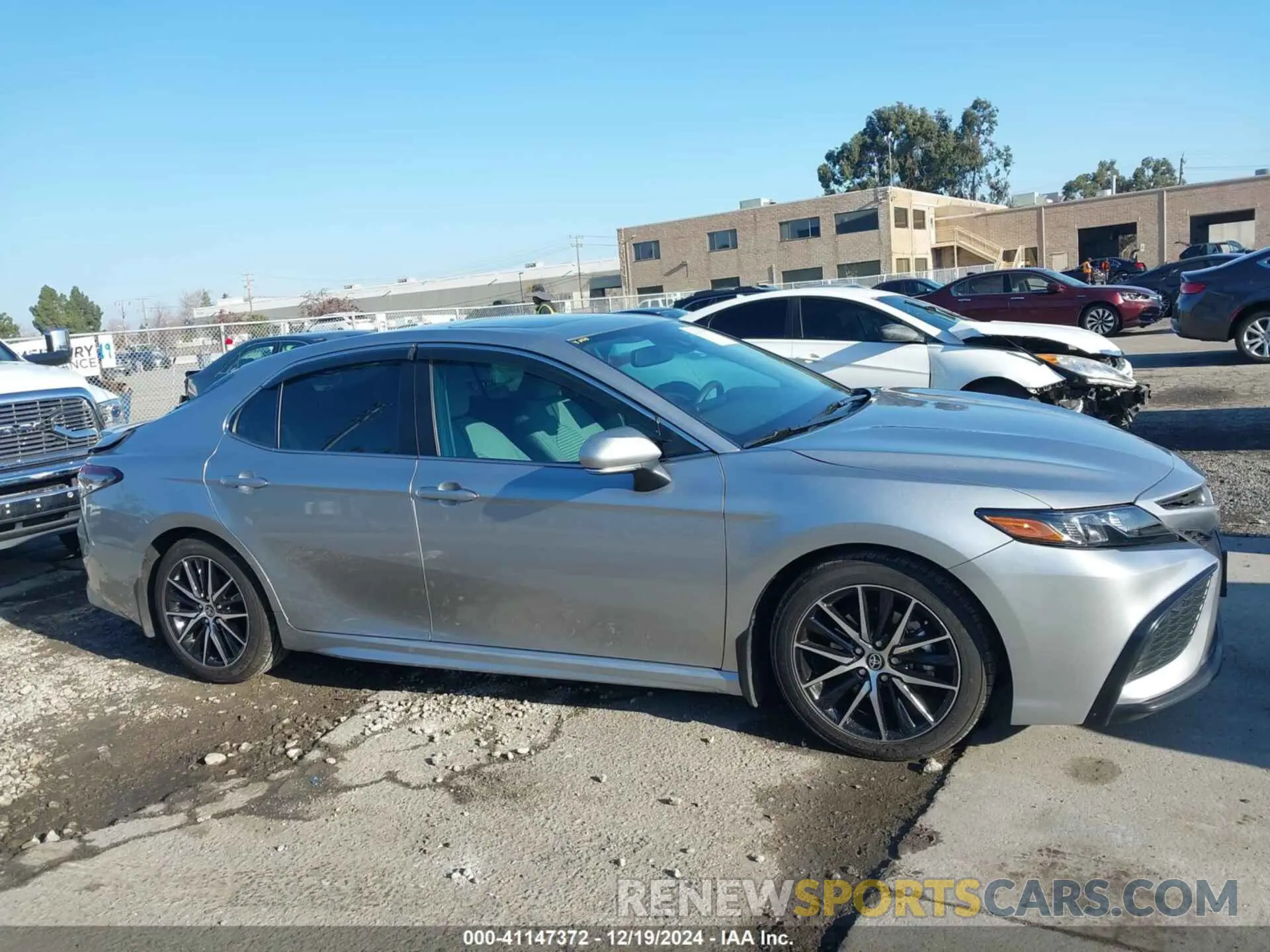 13 fotografías del automóvil dañado 4T1S31AK1RU622419 TOYOTA CAMRY HYBRID 2024
