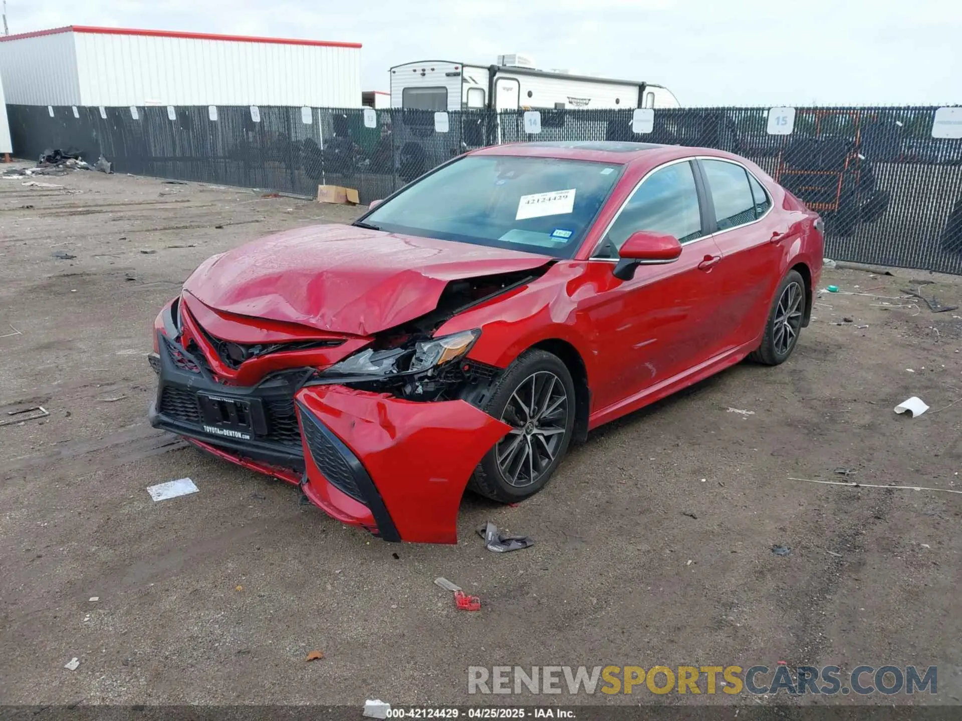 2 fotografías del automóvil dañado 4T1S31AK8RU072183 TOYOTA CAMRY HYBRID 2024